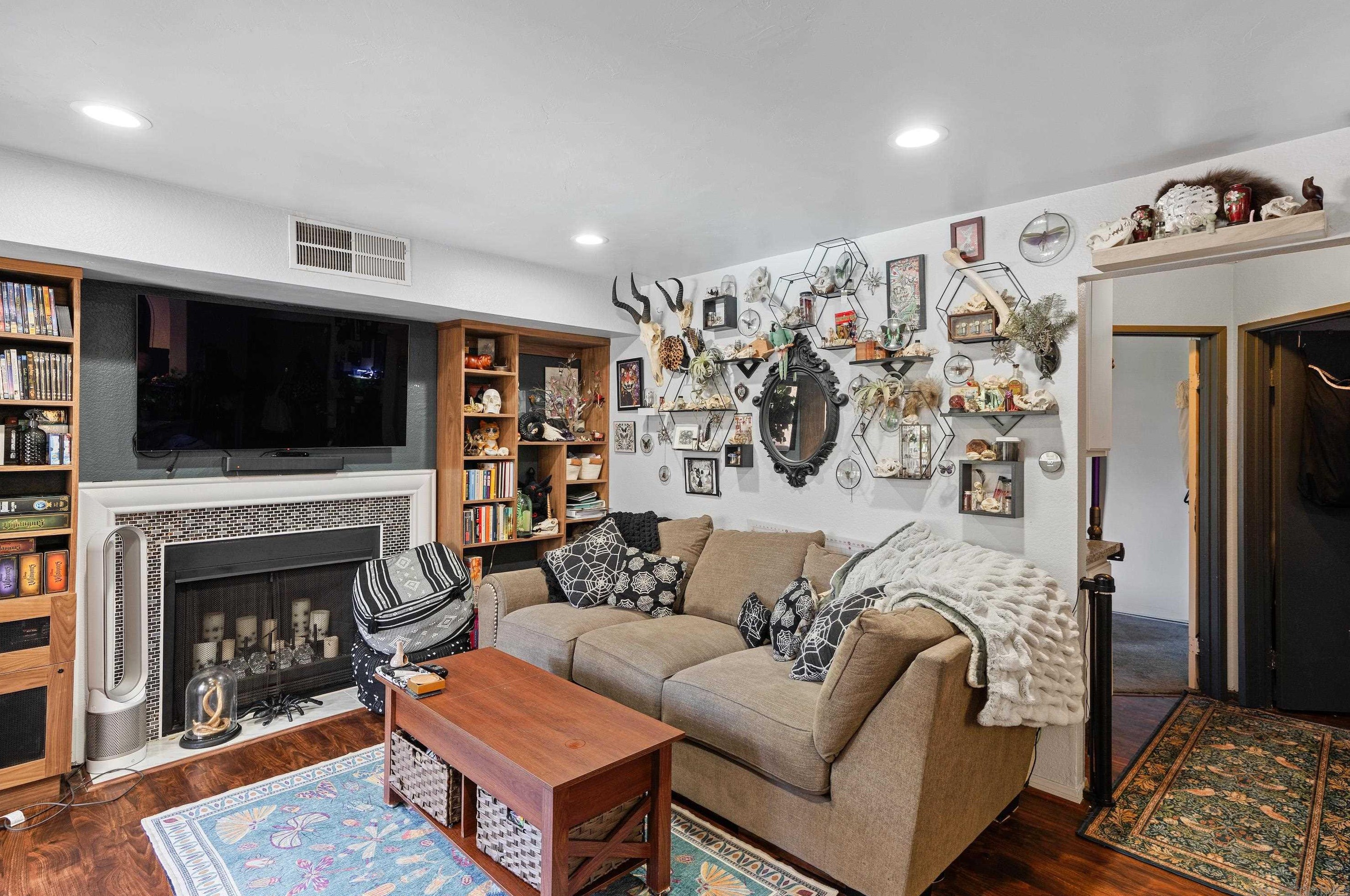 9750 Mesa Springs Way, San Diego, CA 92126-4148