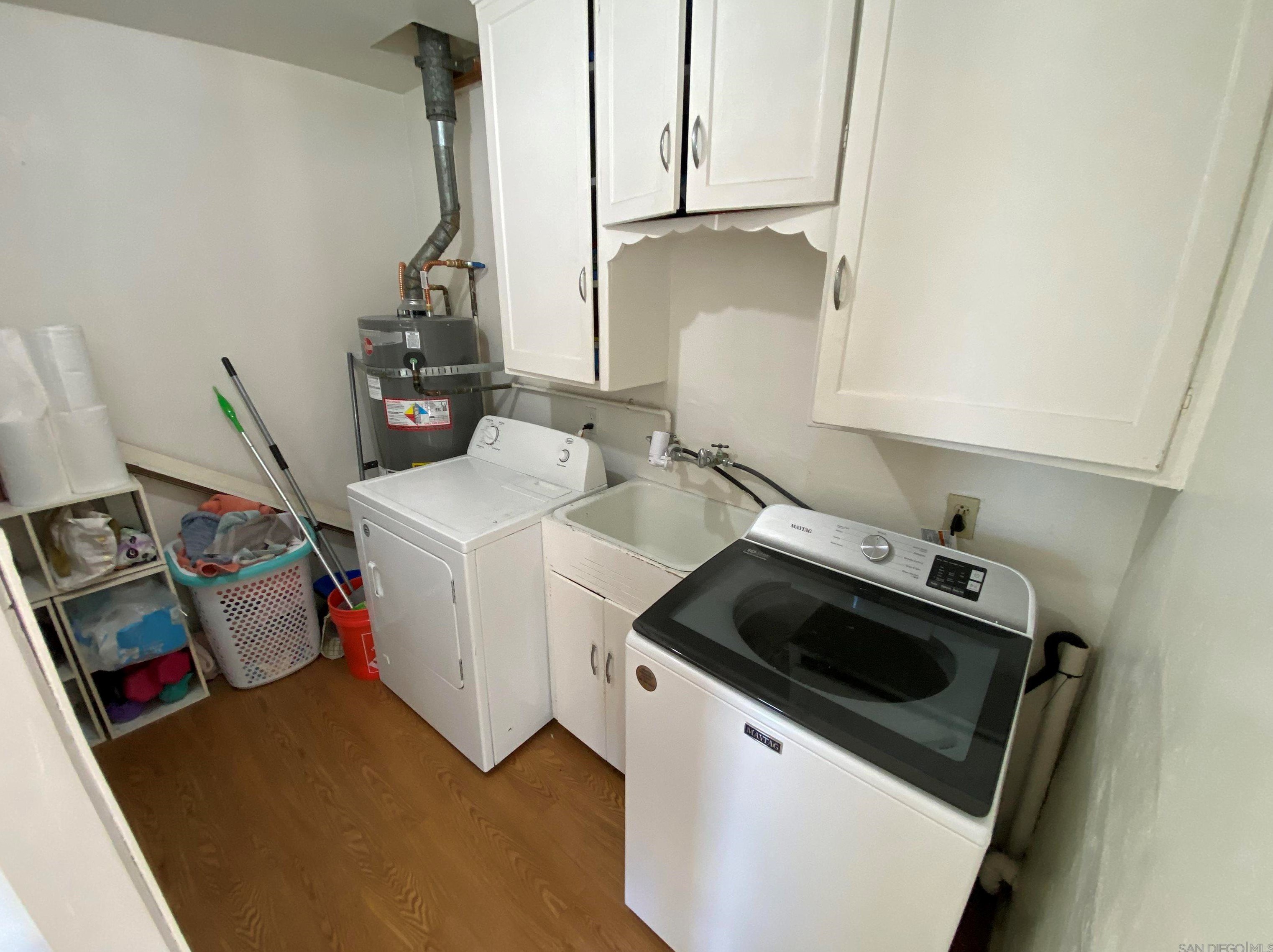 3296 Talbot St, San Diego CA 92106-2449 exterior