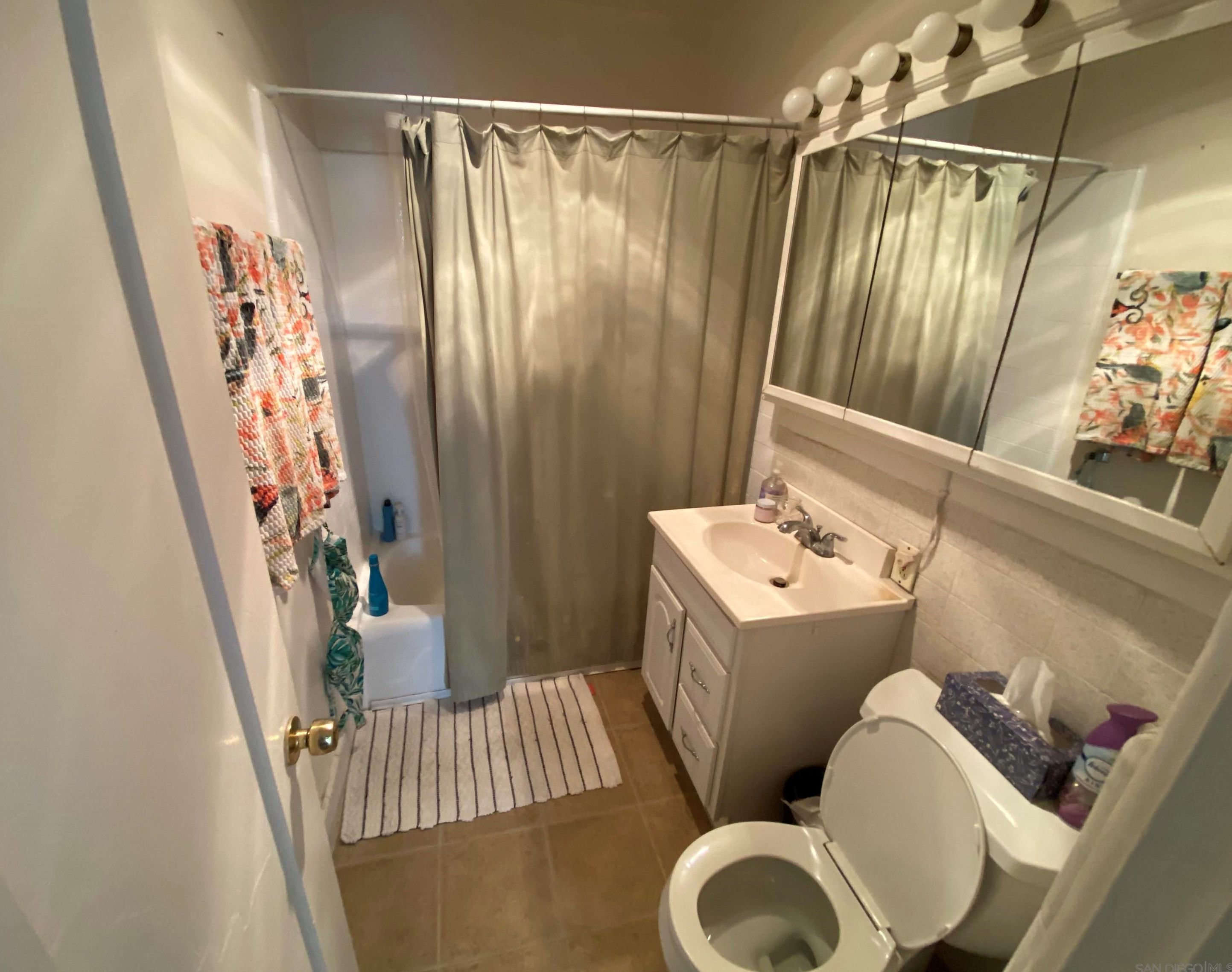 3296 Talbot St, San Diego CA 92106-2449 exterior