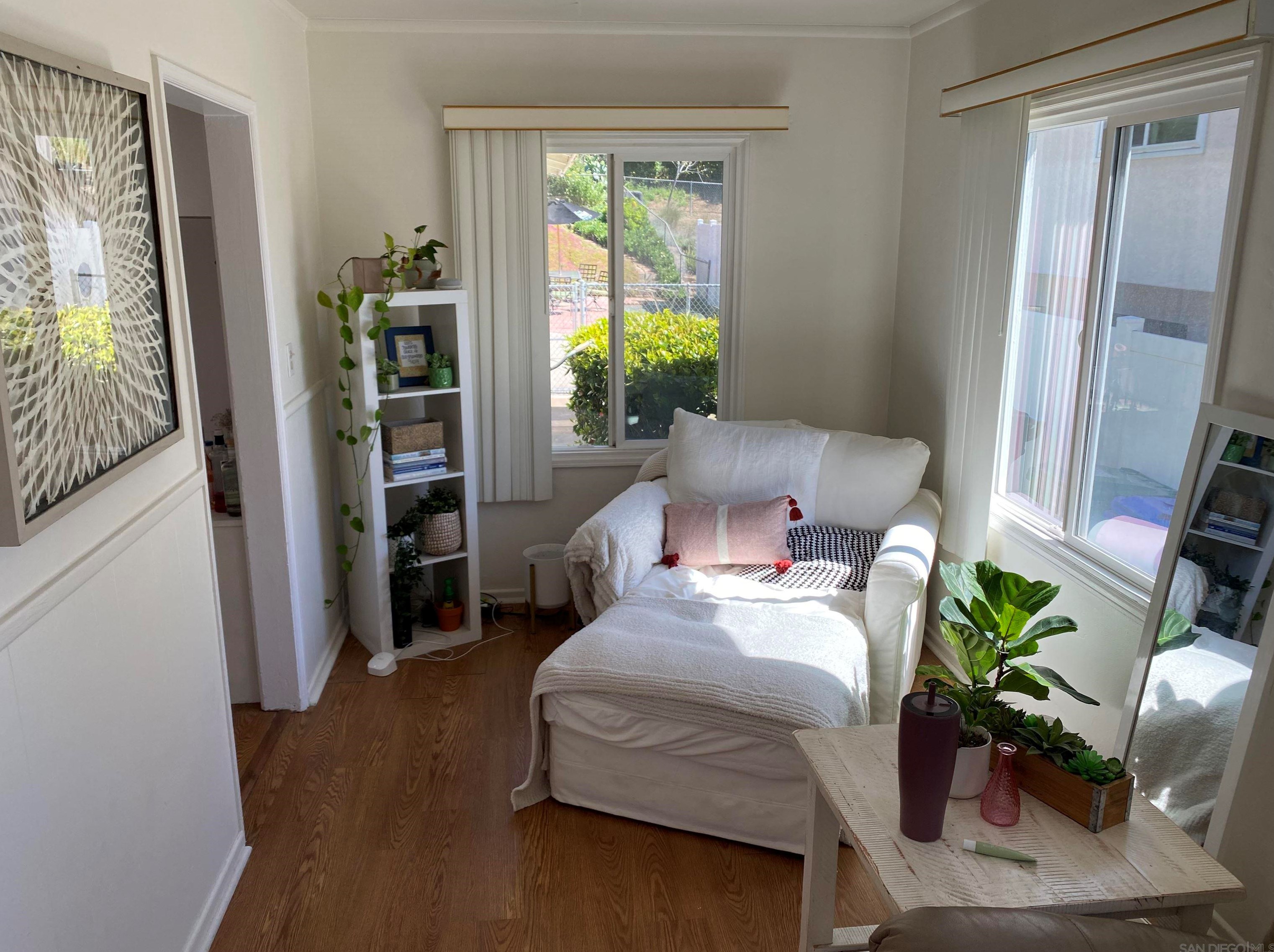 3296 Talbot St, San Diego CA 92106-2449 exterior