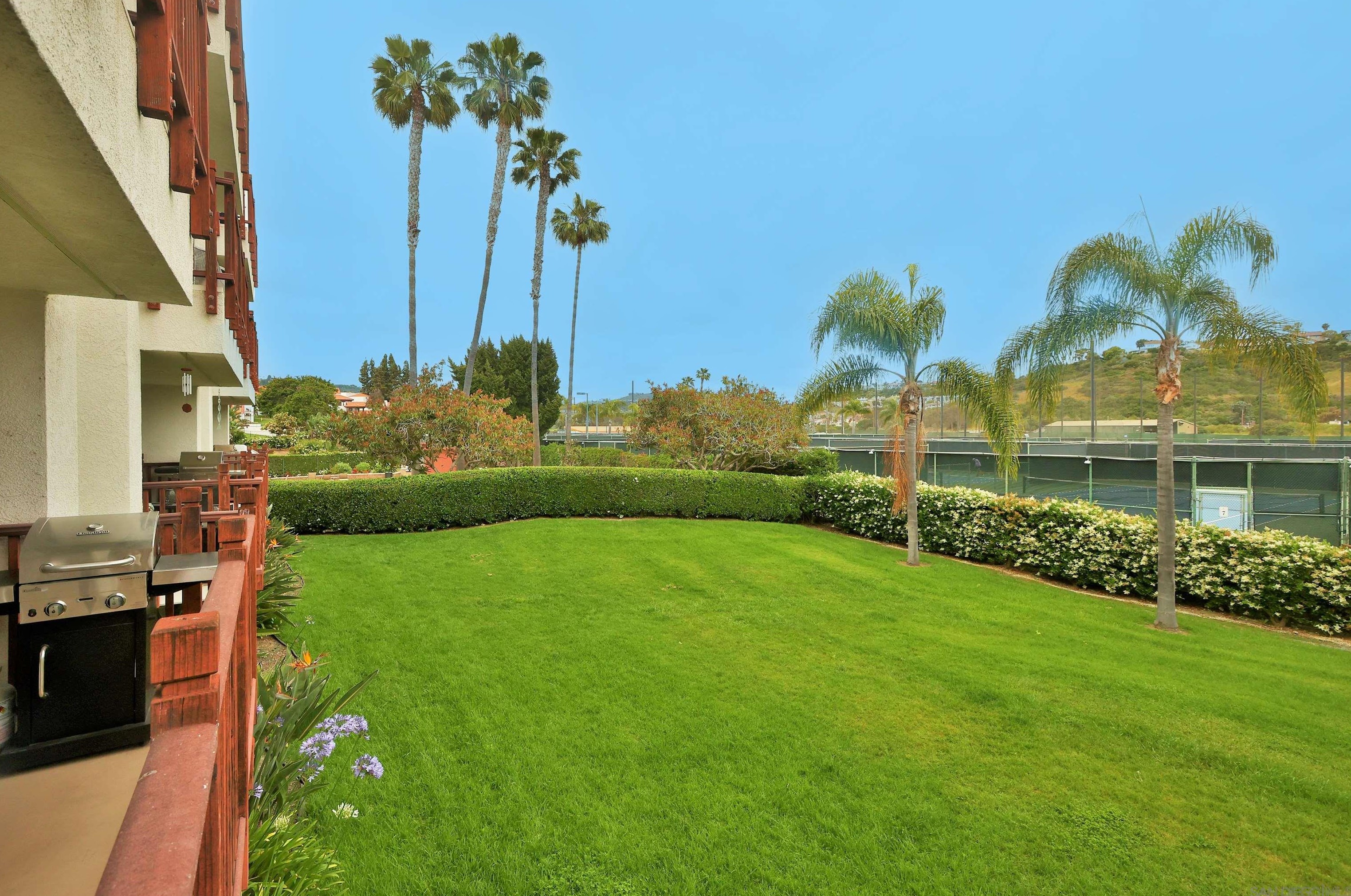 2003 Costa Del Mar Rd, Carlsbad CA  92009-6800 exterior