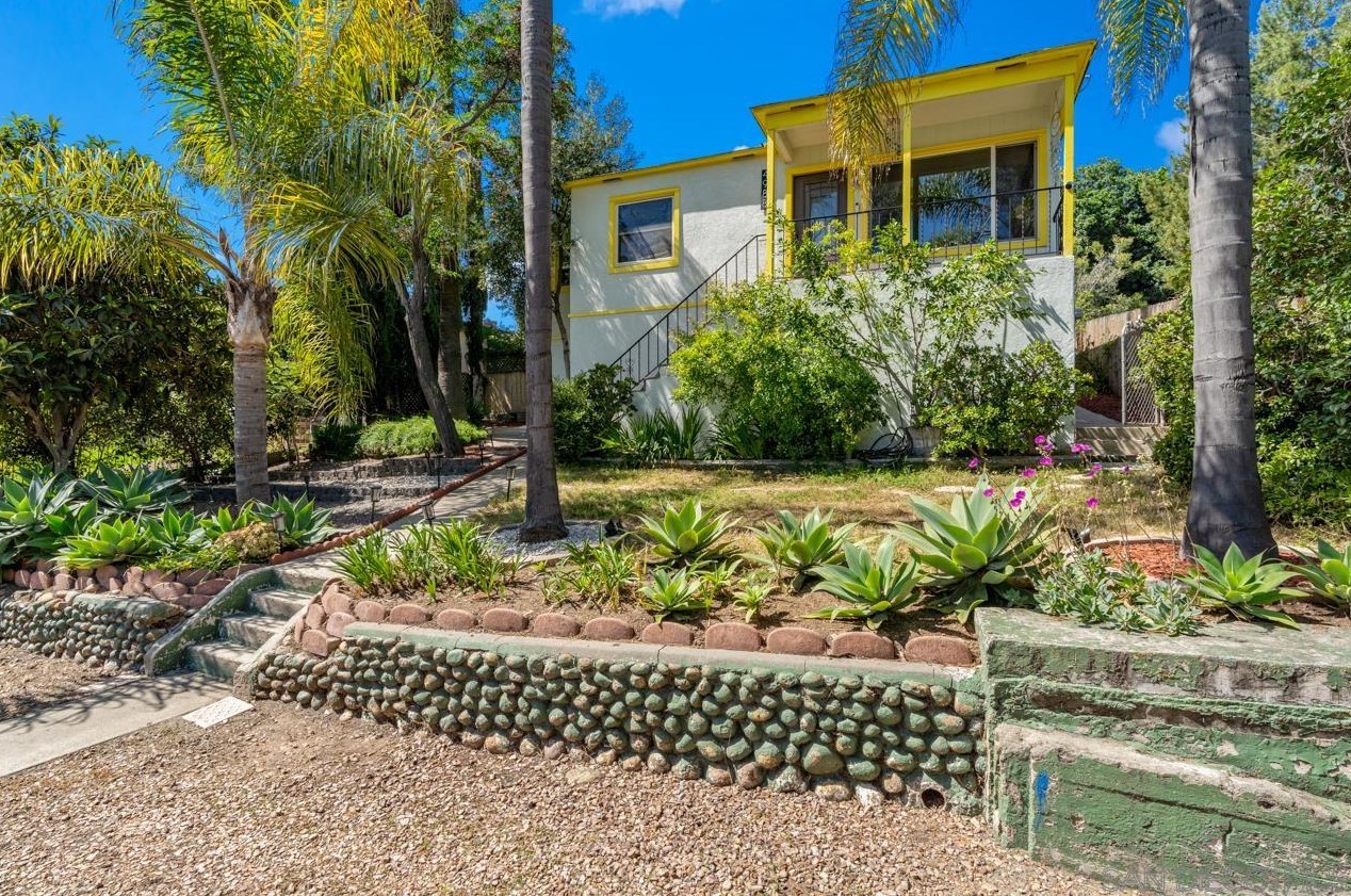 4988 Baltimore Dr, La Mesa, CA 91942-6504