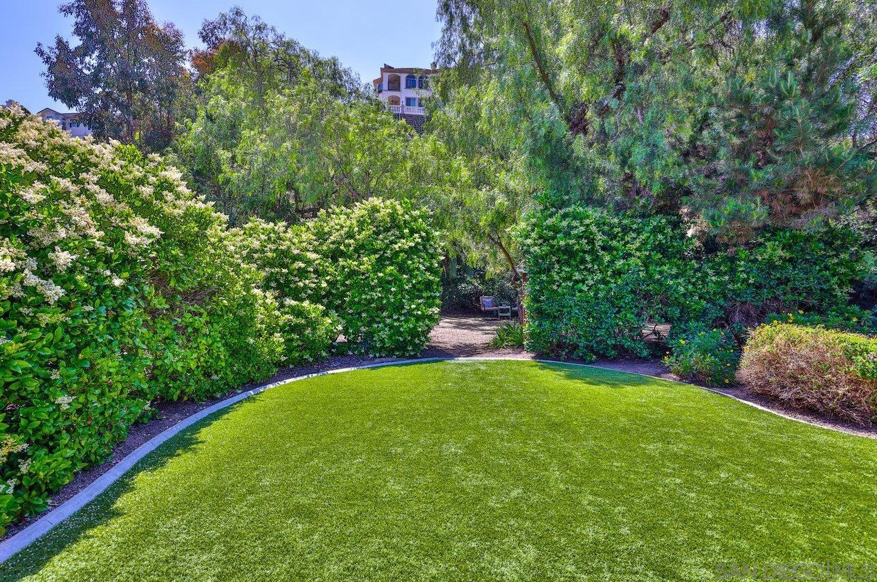 4956 Golfglen Rd, Bonita CA  91902-2512 exterior