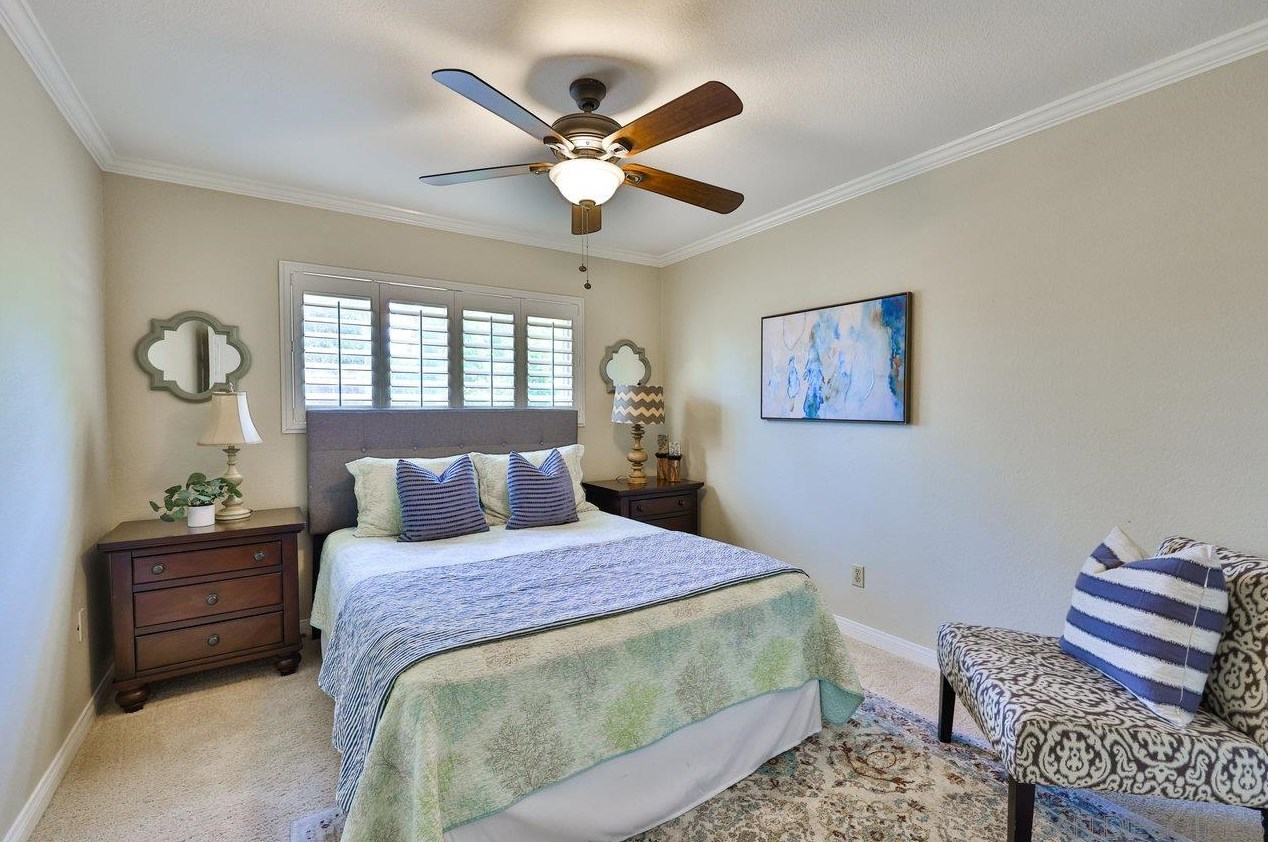 4956 Golfglen Rd, Bonita CA  91902-2512 exterior