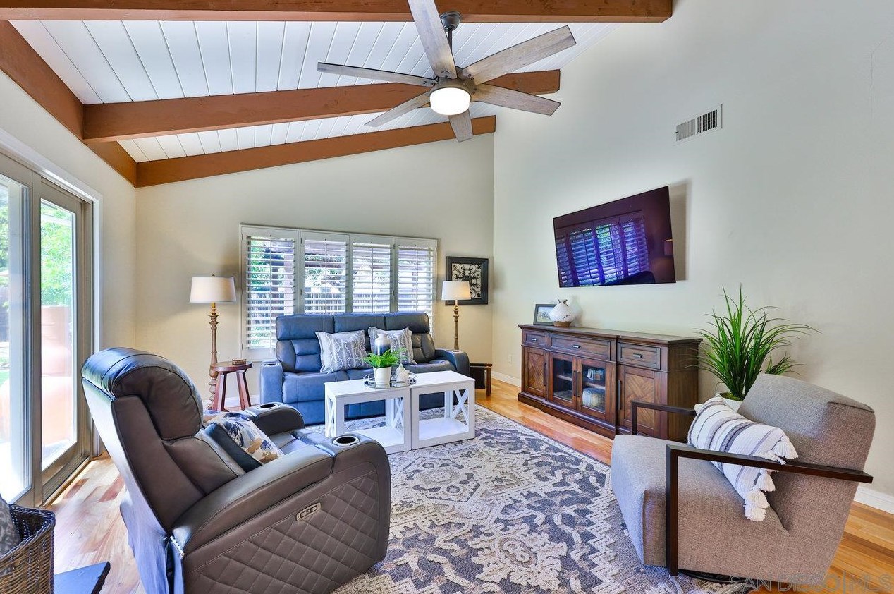 4956 Golfglen Rd, Bonita CA  91902-2513 exterior