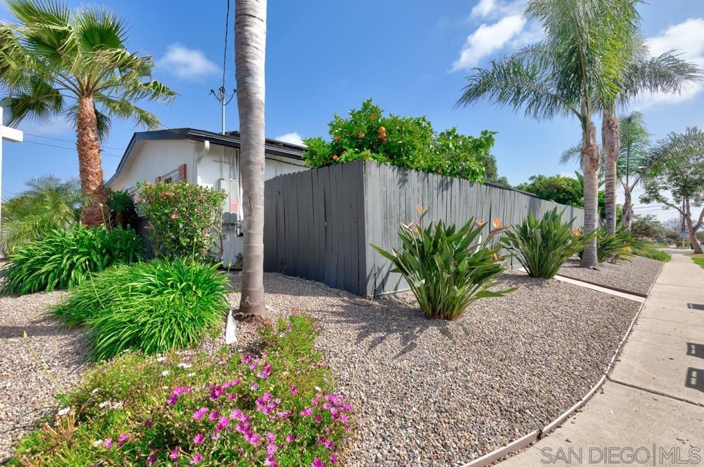 5303 Vergara St, San Diego, CA 92117-3242