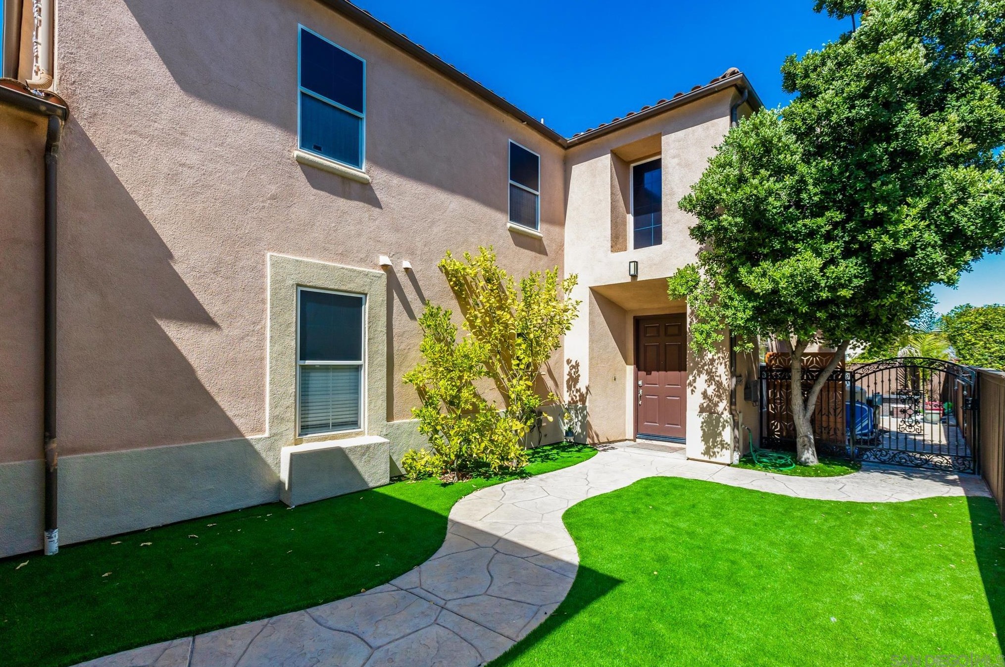 1471 Canoe Creek Way, Chula Vista CA  91915-1634 exterior