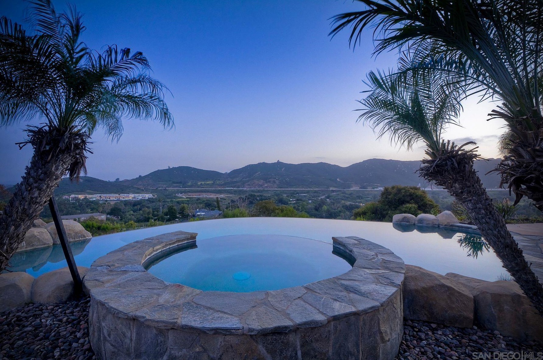 25678 Rue De Lac, Escondido, CA 92026-8721
