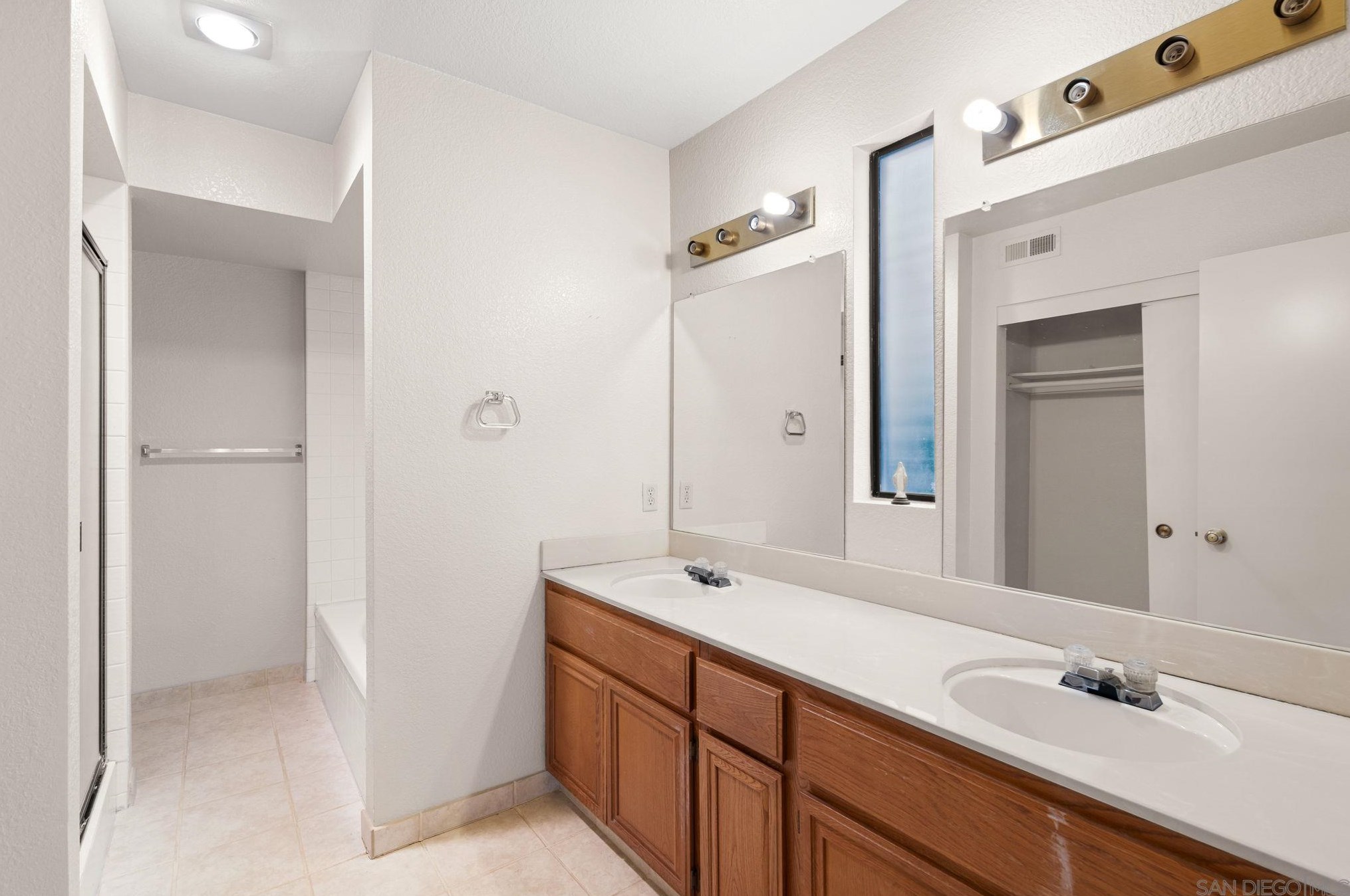 11439 Cascada Way, San Diego CA 92124-2880 exterior