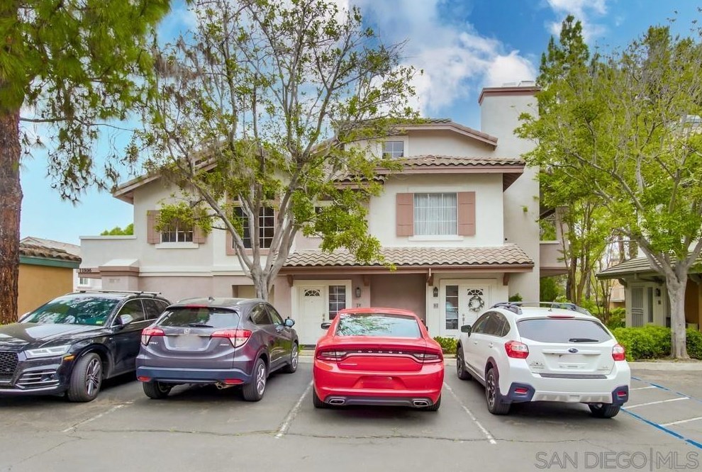 11936 Tivoli Park Row 2, San Diego, CA 92128