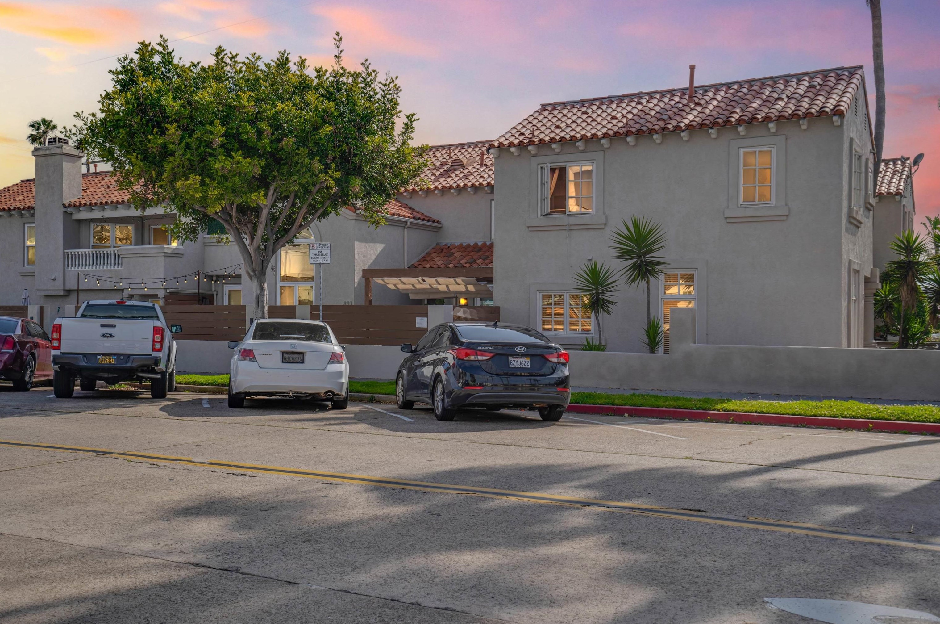 889 Felspar St, San Diego CA  92109-2716 exterior