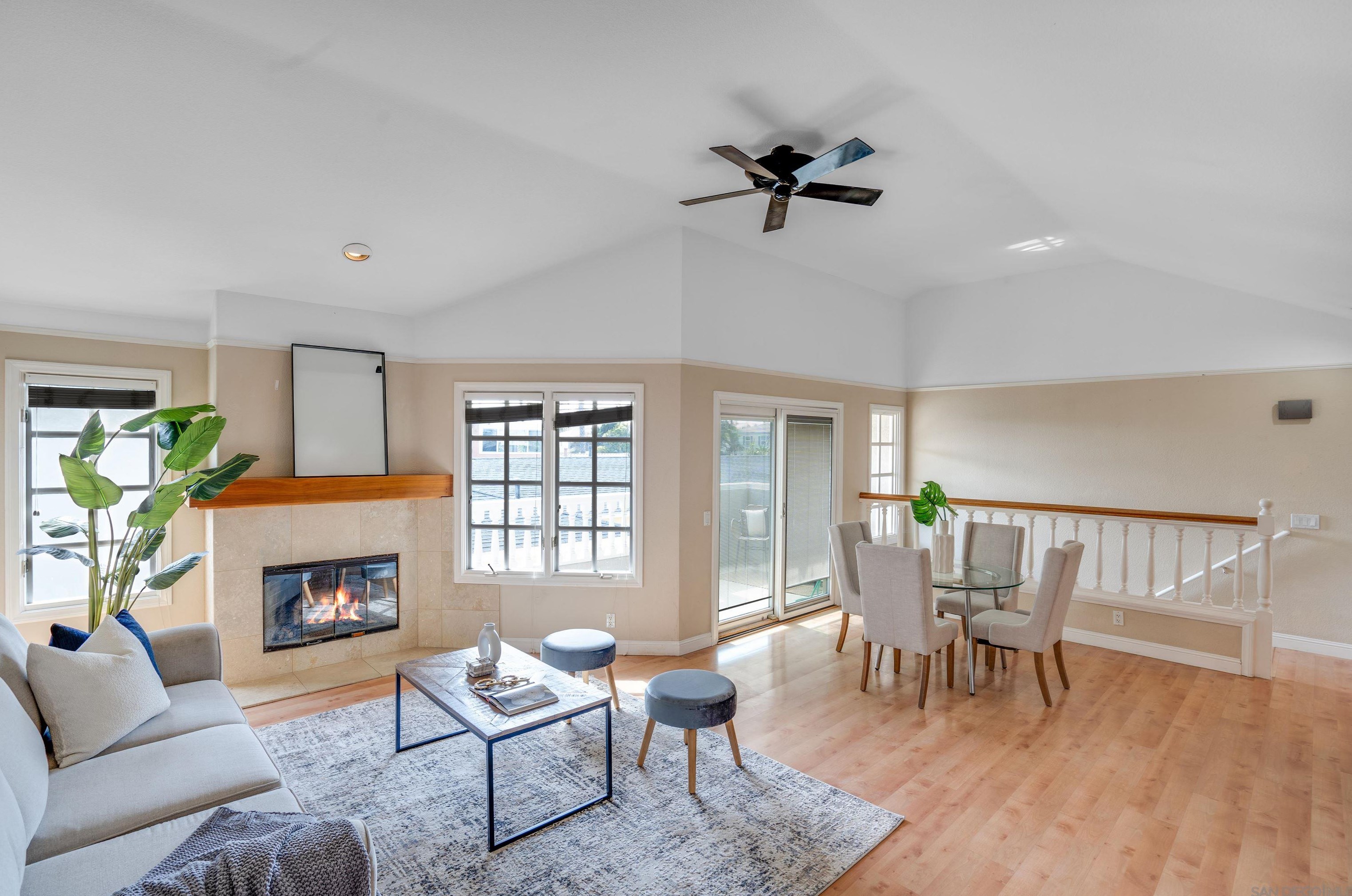 889 Felspar St, San Diego CA  92109-2716 exterior