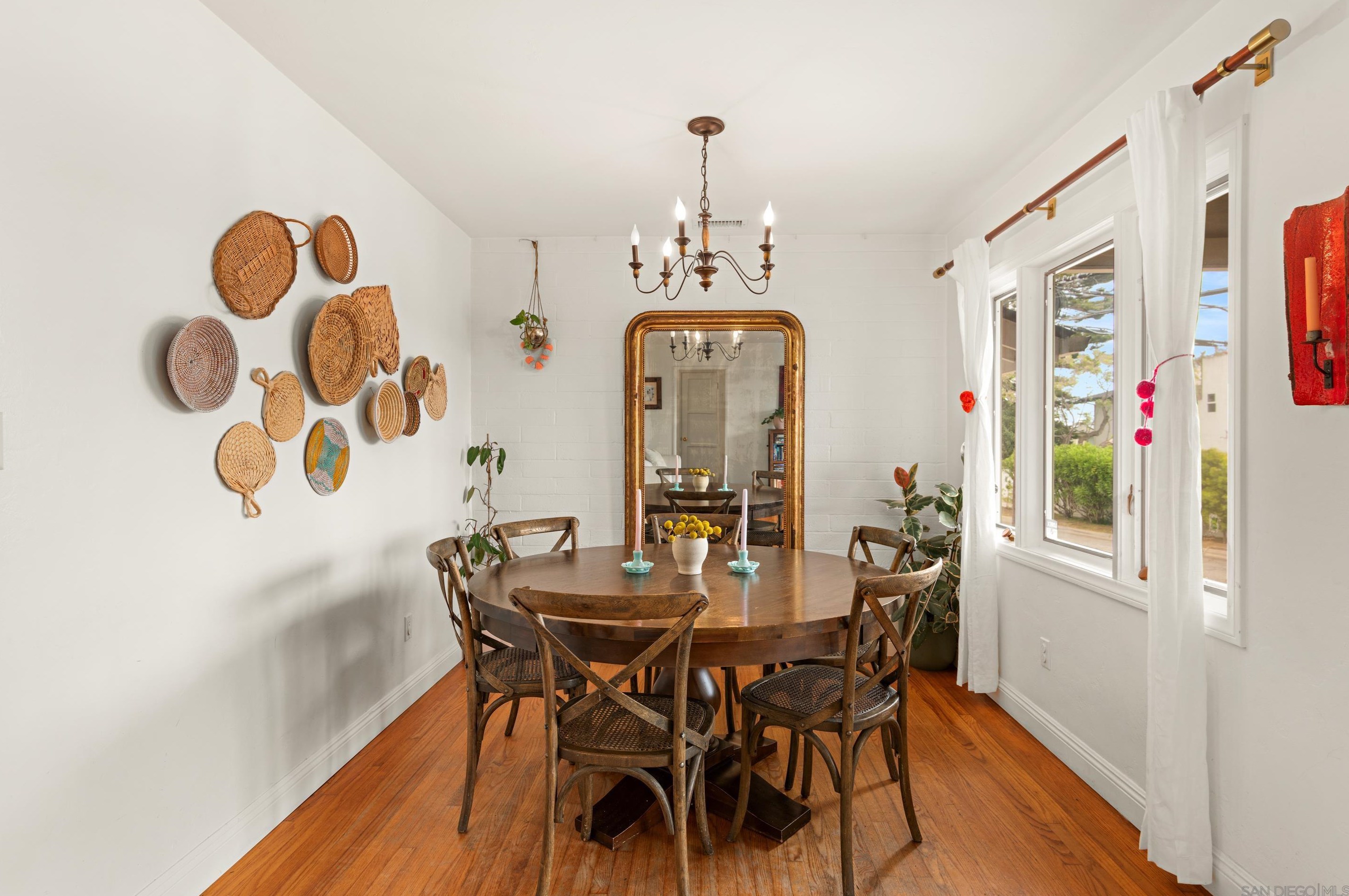 840 Tarento Dr, San Diego CA  92106-2826 exterior