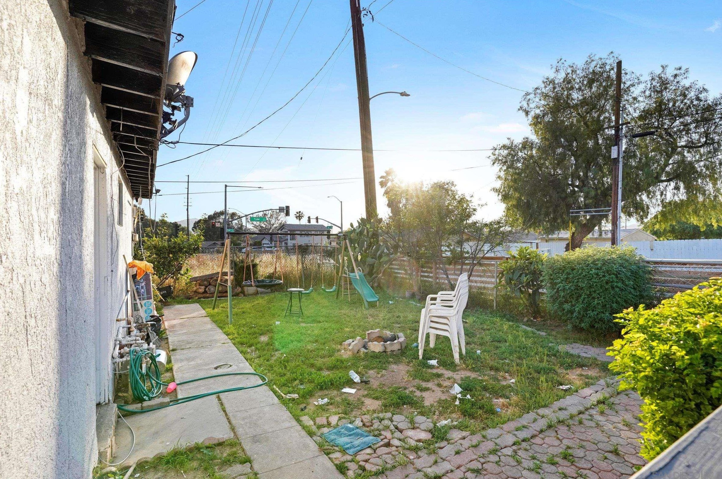 10260 Cook Ave, Riverside CA  92503-2819 exterior