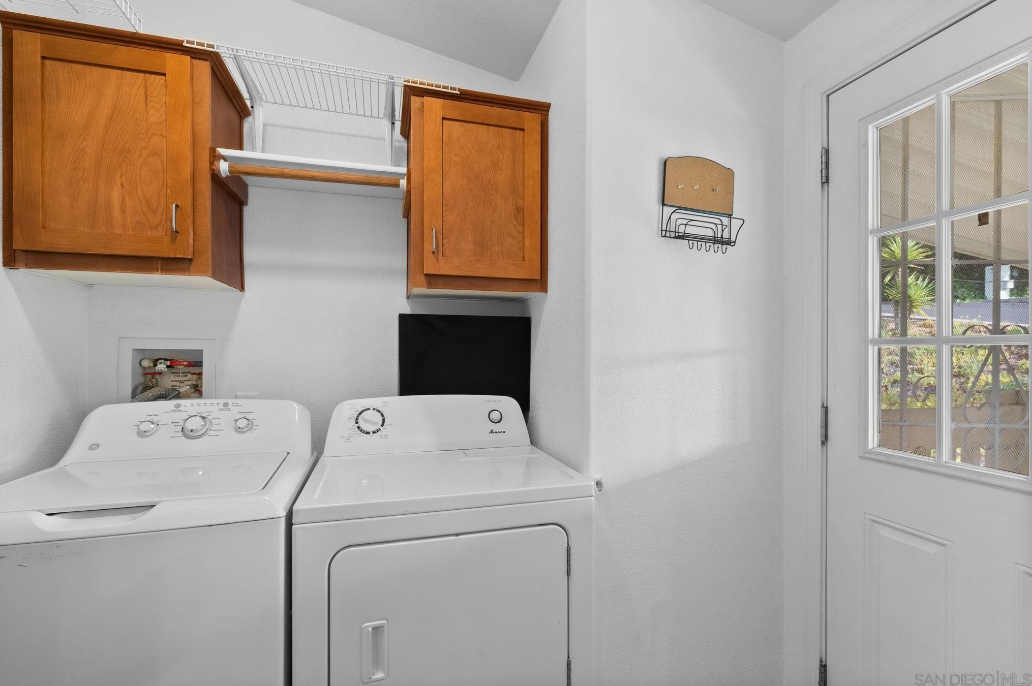 4844 Old Cliffs Rd, San Diego CA  92120-1142 exterior