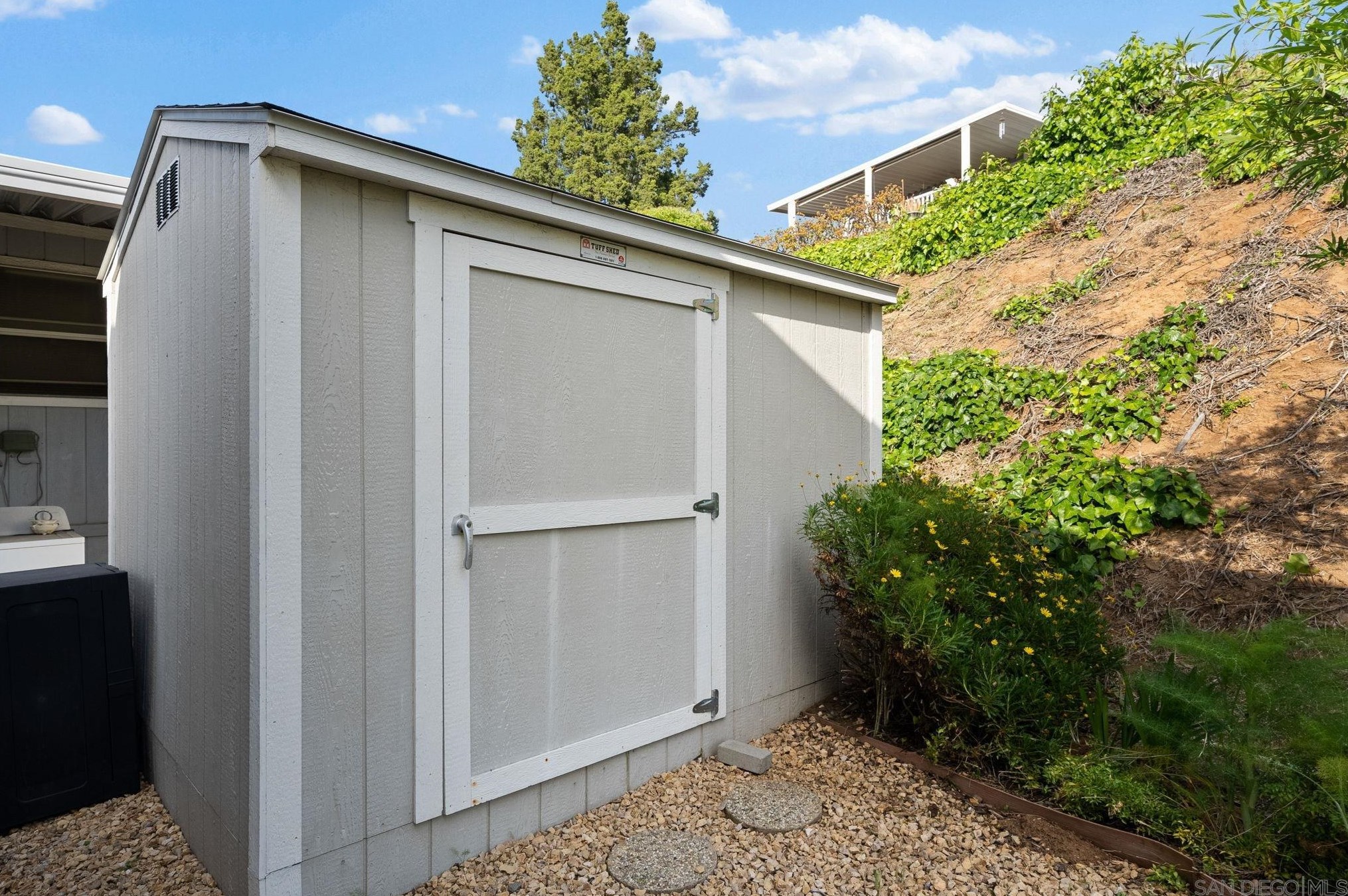 4844 Old Cliffs Rd, San Diego CA  92120-1142 exterior