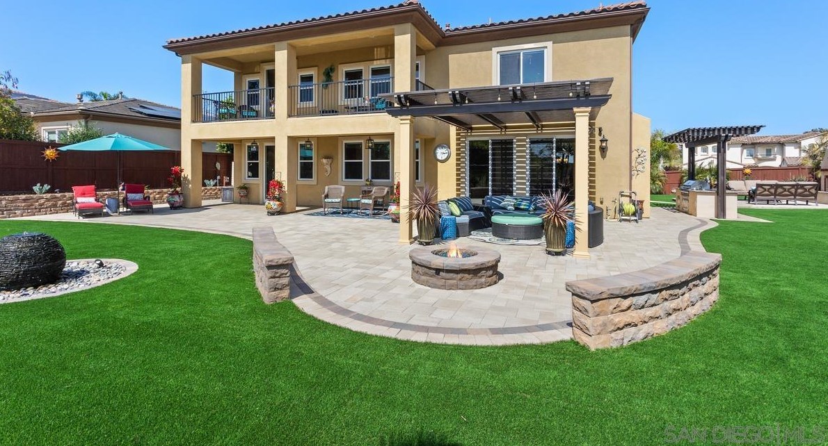 1049 Village Dr, Oceanside, CA 92057-1942