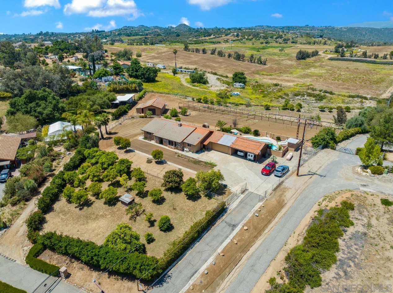 31478 Valley Center Rd, Valley Center, CA 92082
