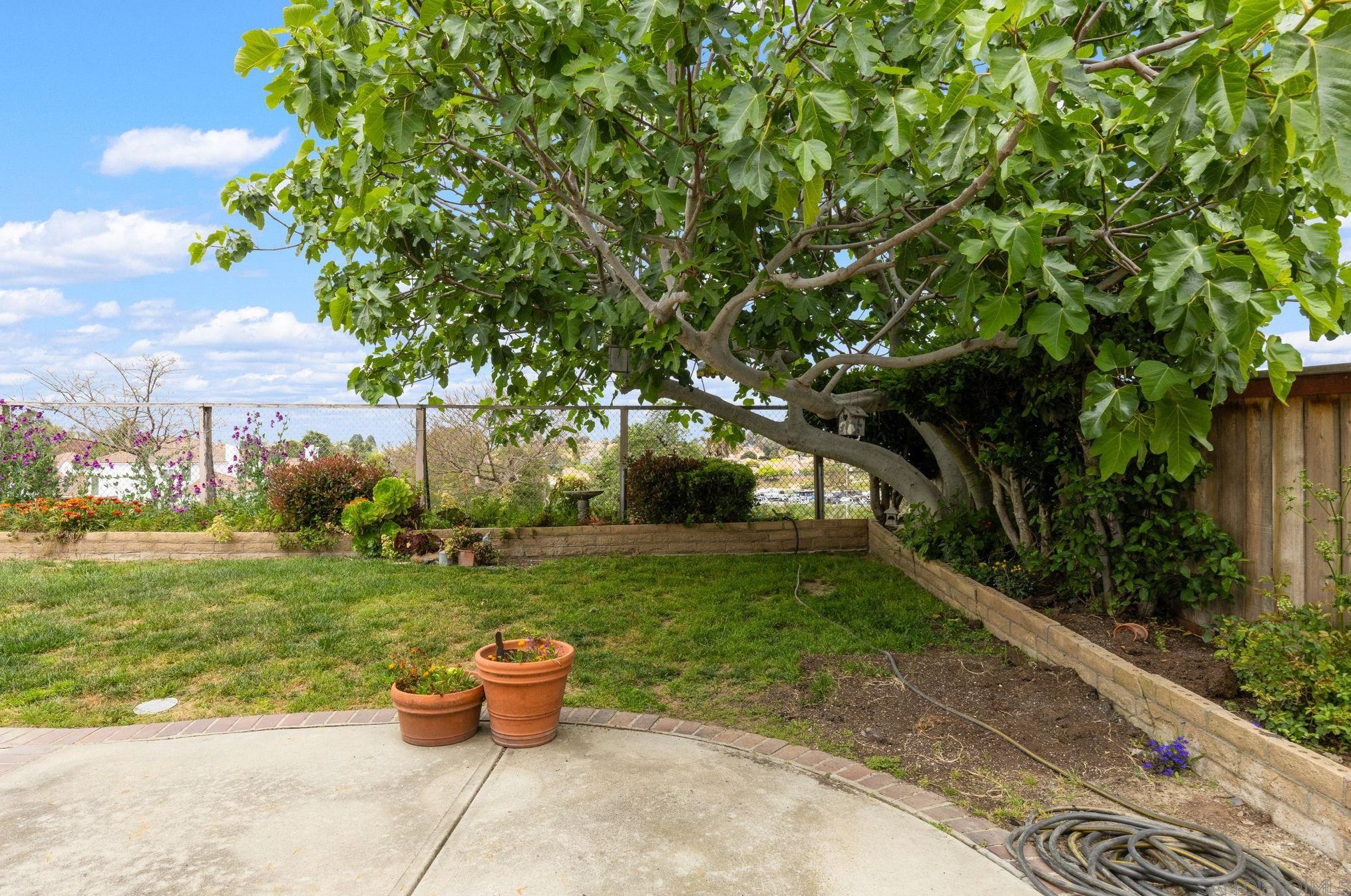 2016 Redwood Crst, Vista CA 92081-7337 exterior