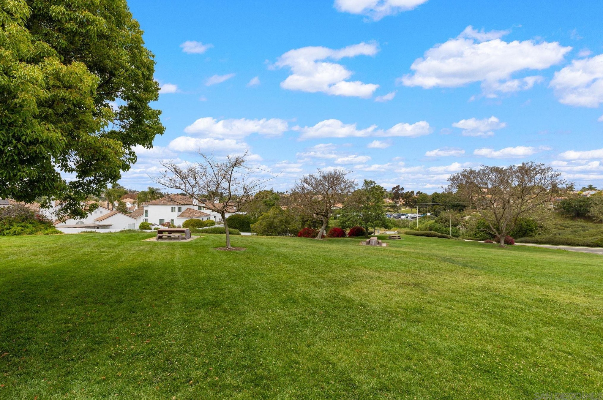 2016 Redwood Crst, Vista CA 92081-7337 exterior