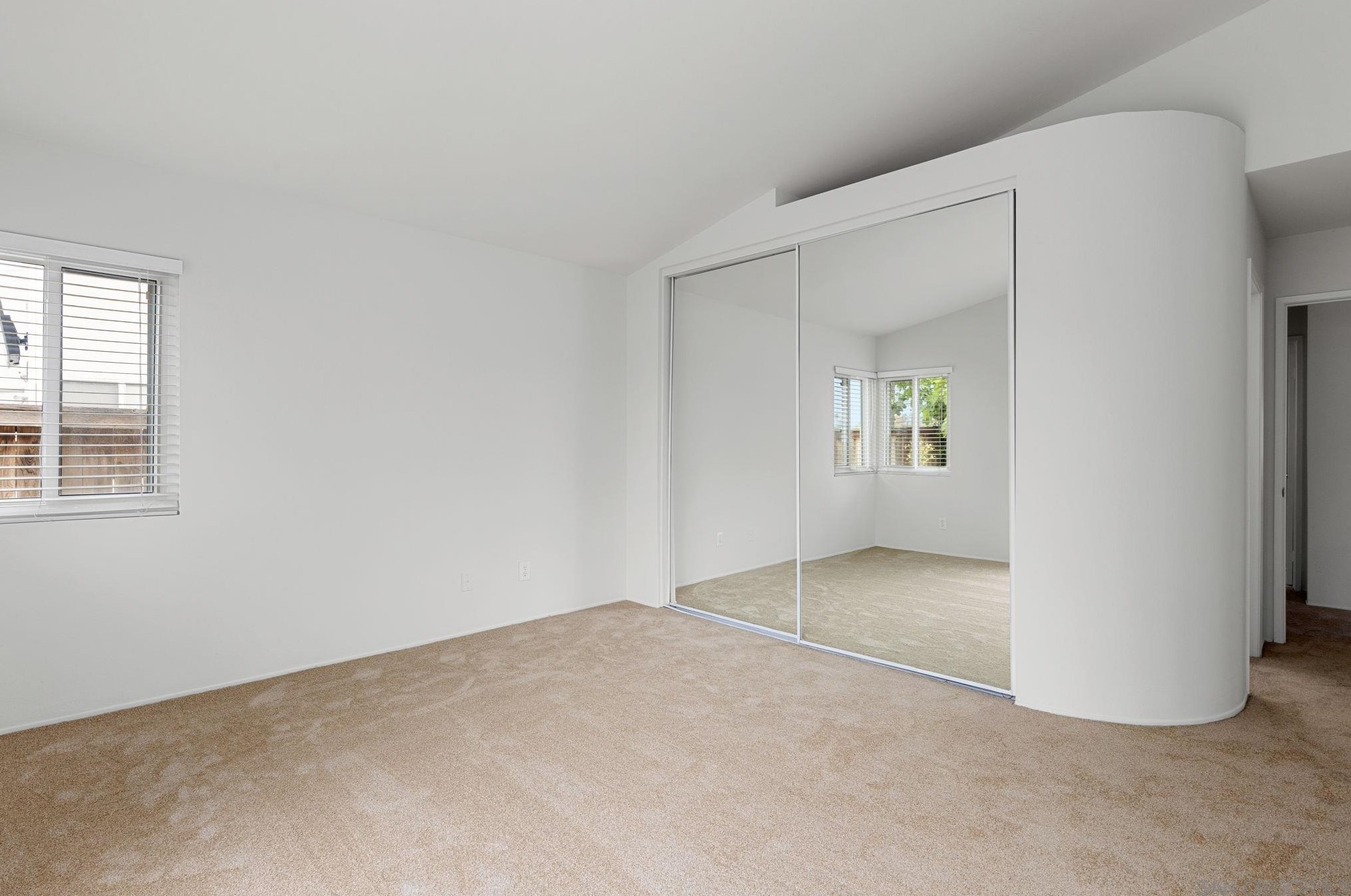 2016 Redwood Crst, Vista CA 92081-7337 exterior