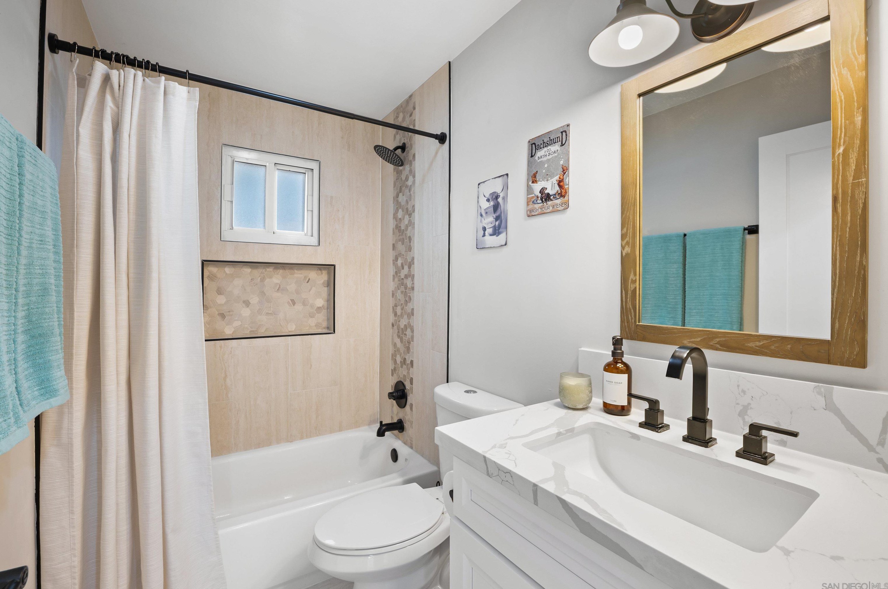 2726 A St, San Diego CA 92102-1020 exterior