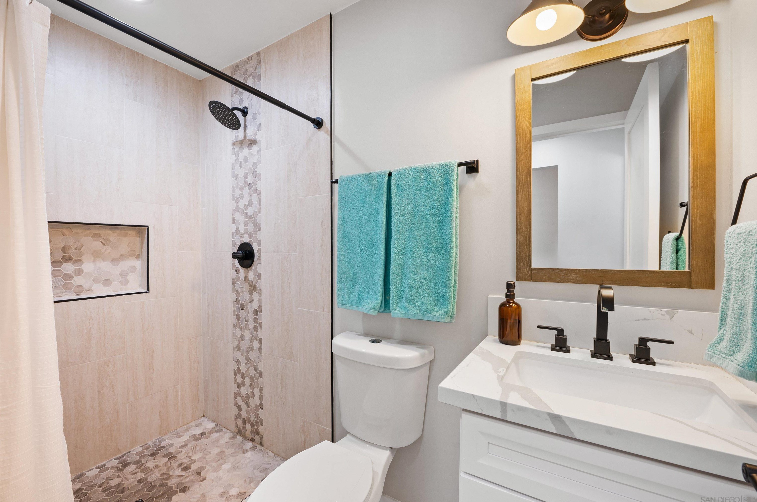 2726 A St, San Diego CA 92102-1020 exterior