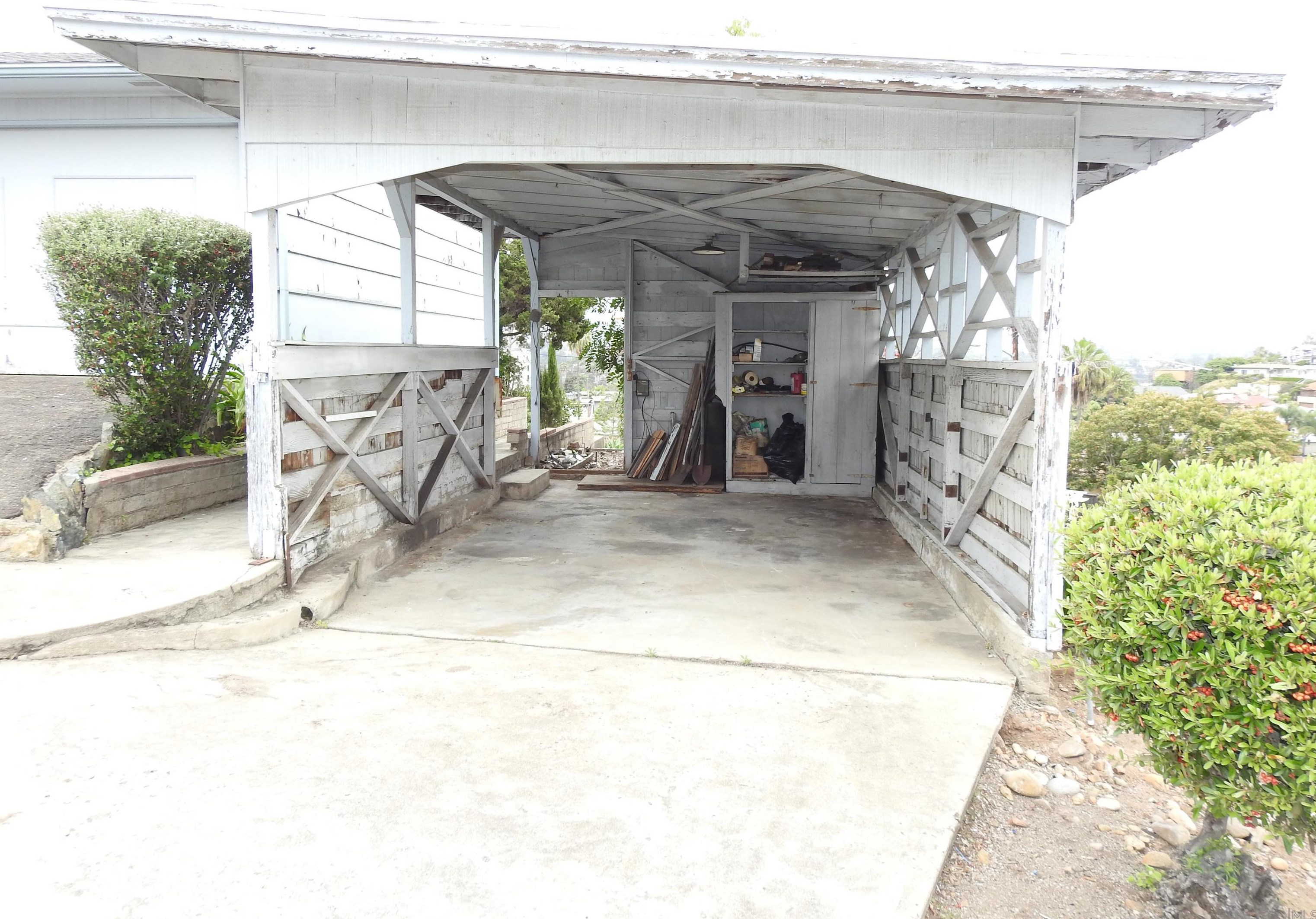 7845 Loma Vista Dr, La Mesa, CA 91942