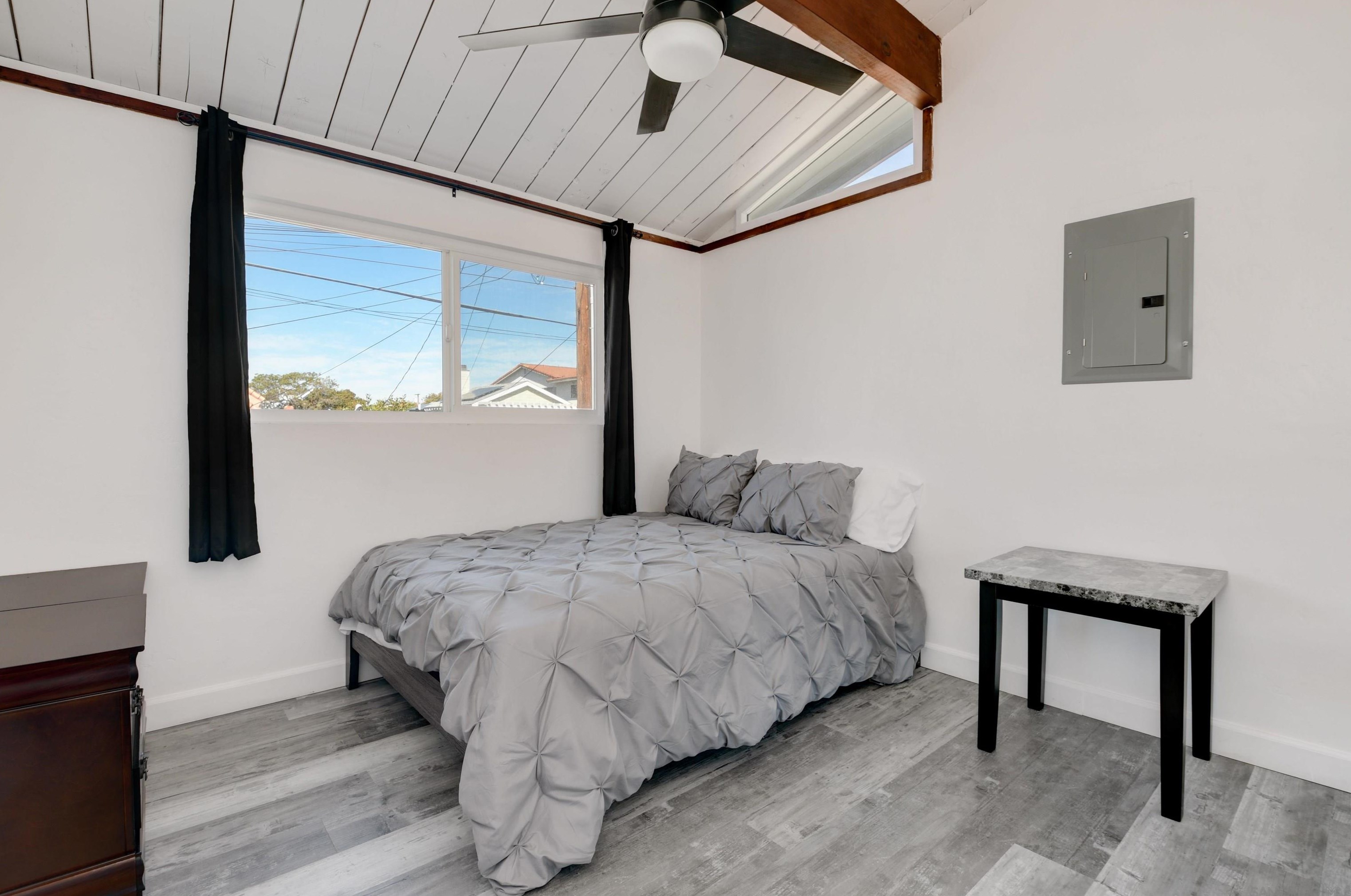 870 D Ave, San Diego CA 92118-1759 exterior