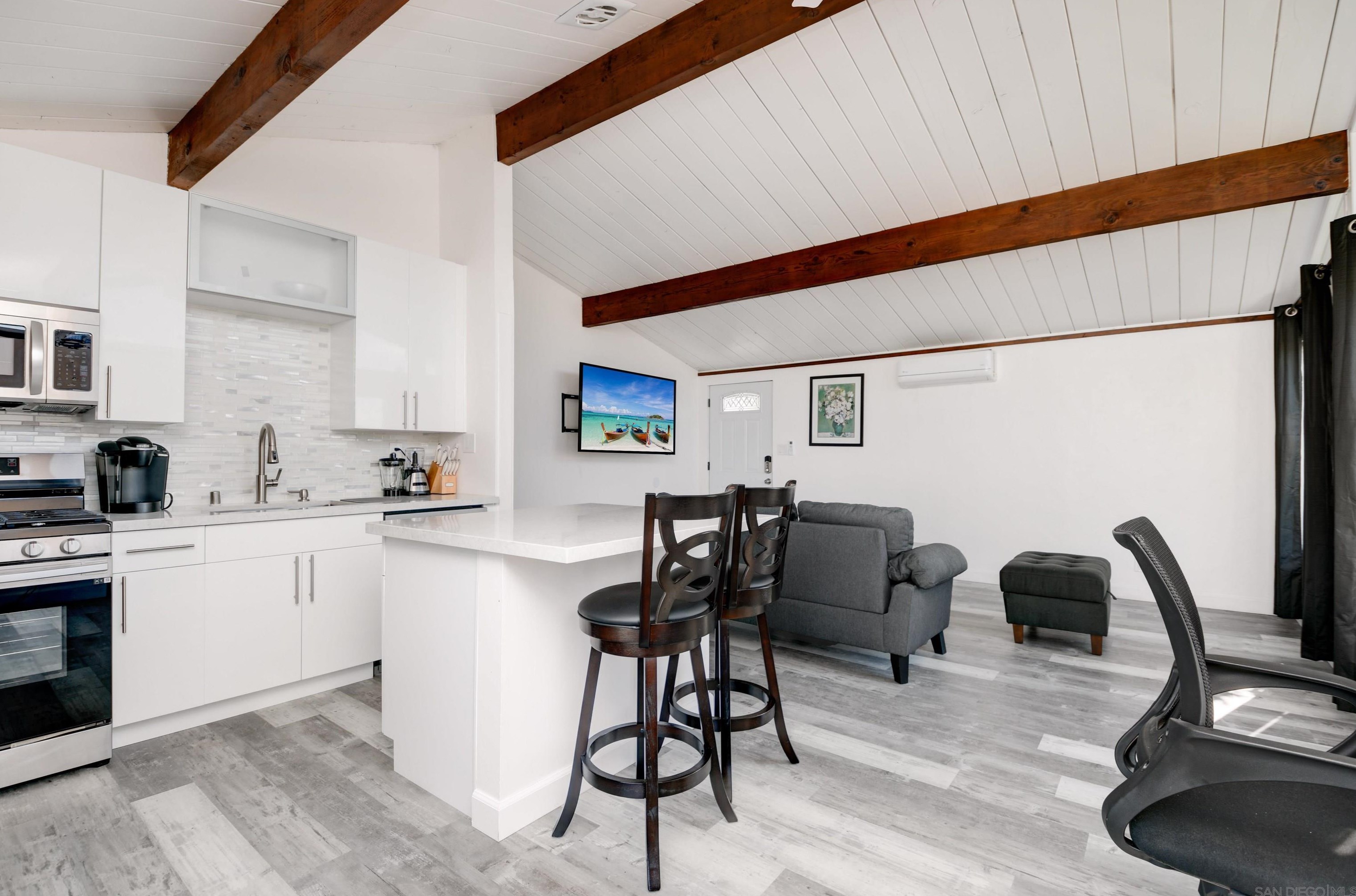 870 D Ave, San Diego CA 92118-1759 exterior