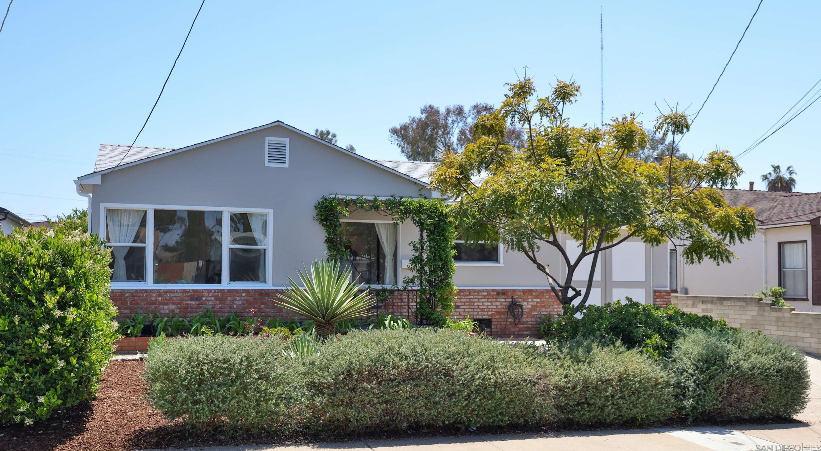 5249 Nutmeg St, San Diego, CA 92105-4953