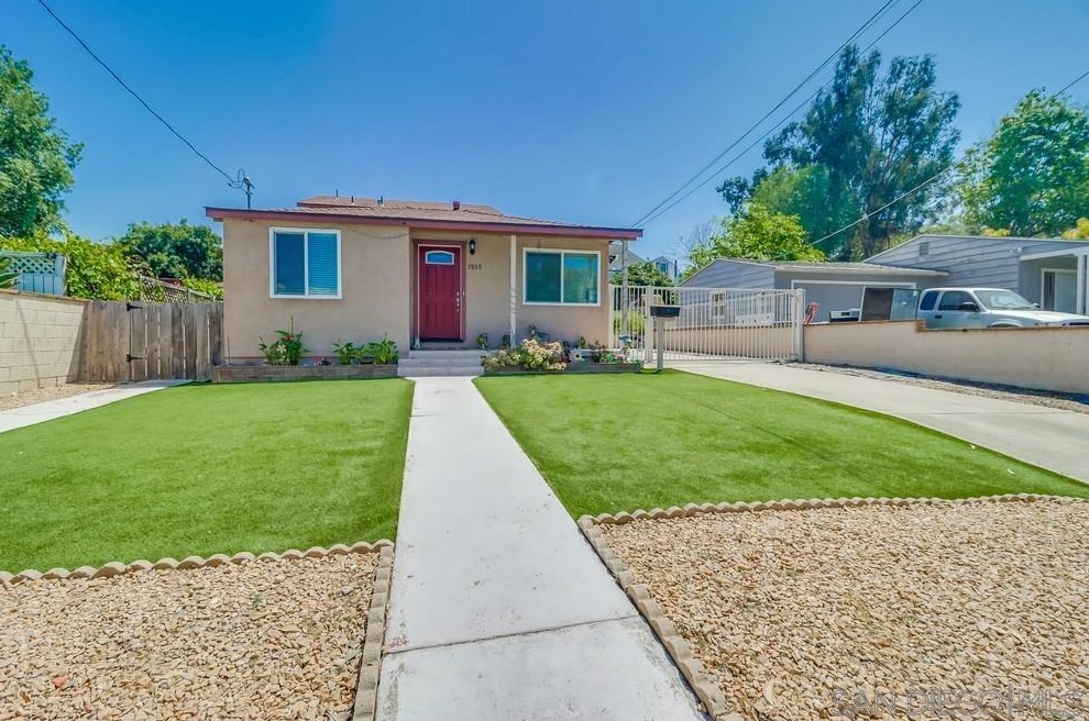 7015 Casa Ln, Lemon Grove, CA 91945-2109