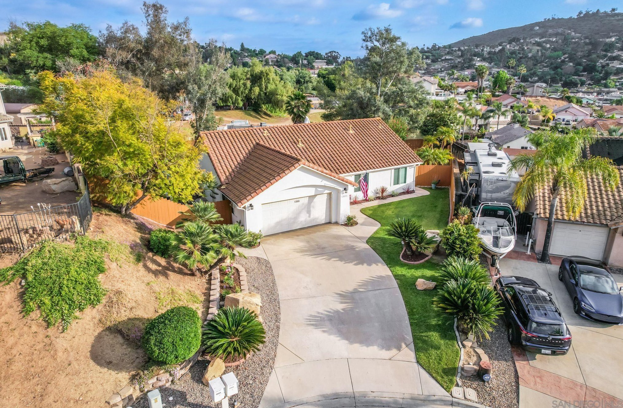 12095 Sterling Hill Ln, Lakeside, CA 92040-4904