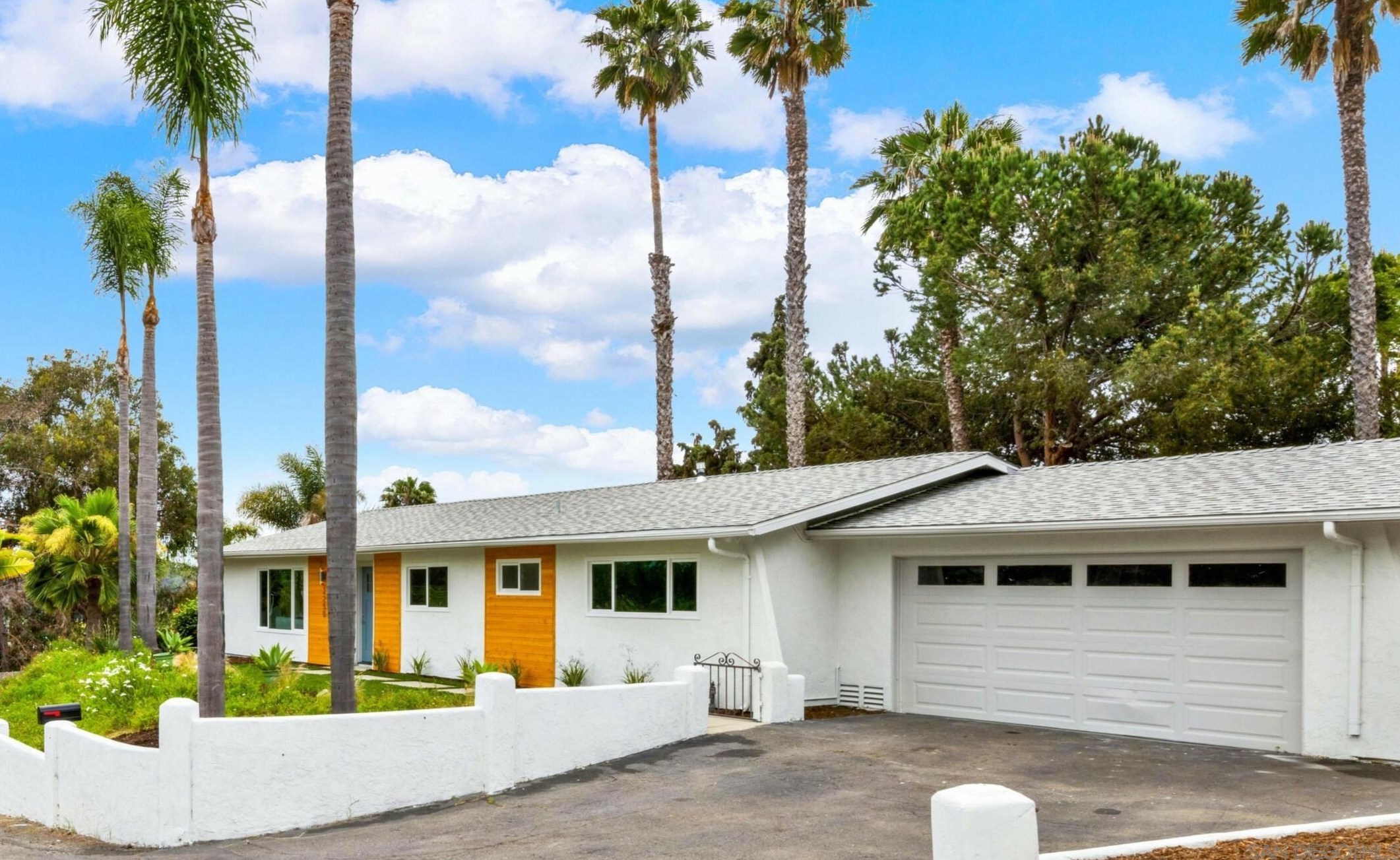 2250 Ivy Rd, Oceanside, CA 92054-5647