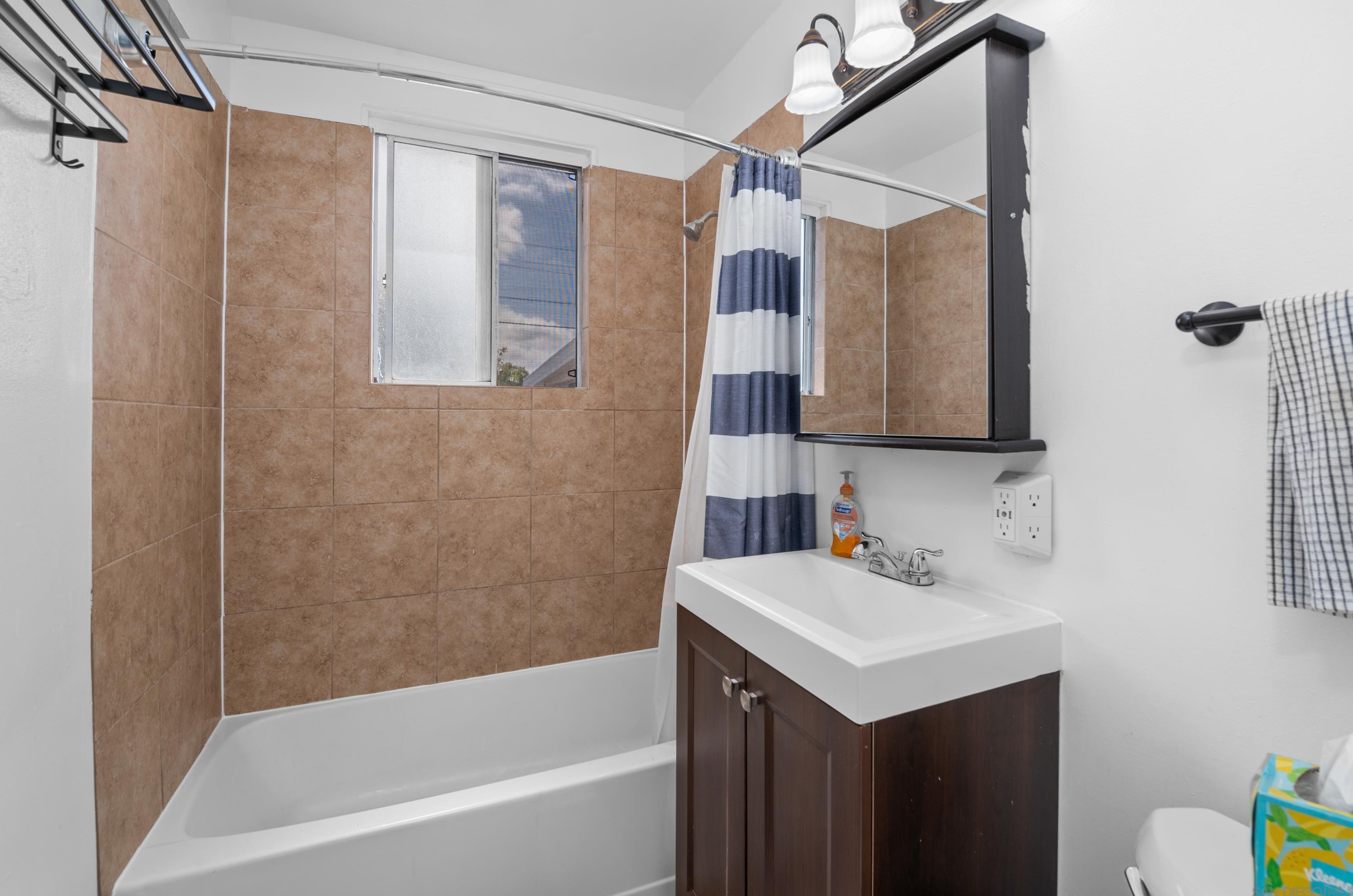 3116 54 St, San Diego CA 92105-3704 exterior