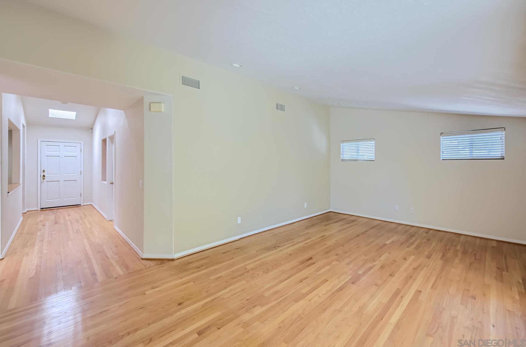 5482 Brunswick Ave, San Diego CA 92120-1903 exterior