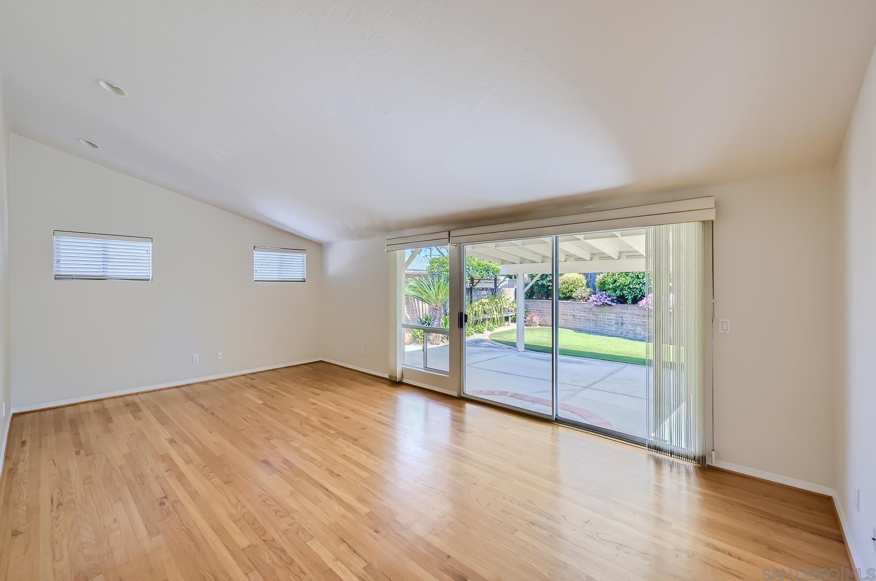 5482 Brunswick Ave, San Diego CA 92120-1903 exterior