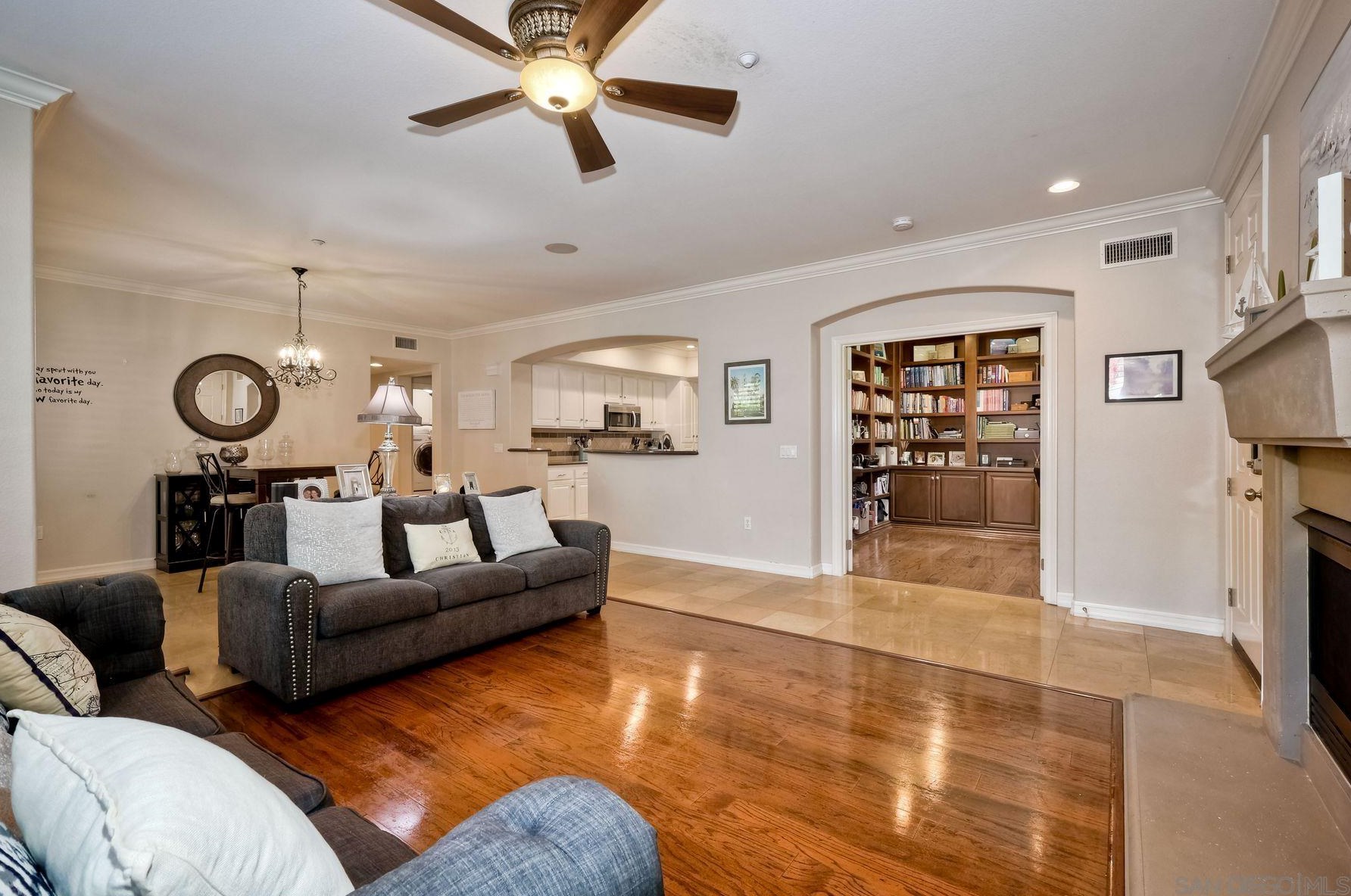 2841 Piantino Cir, San Diego CA  92108-4762 exterior