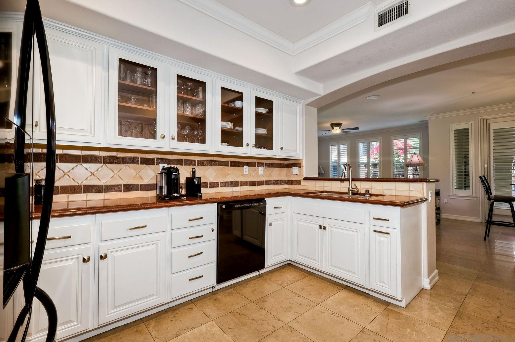 2841 Piantino Cir, San Diego CA  92108-4762 exterior