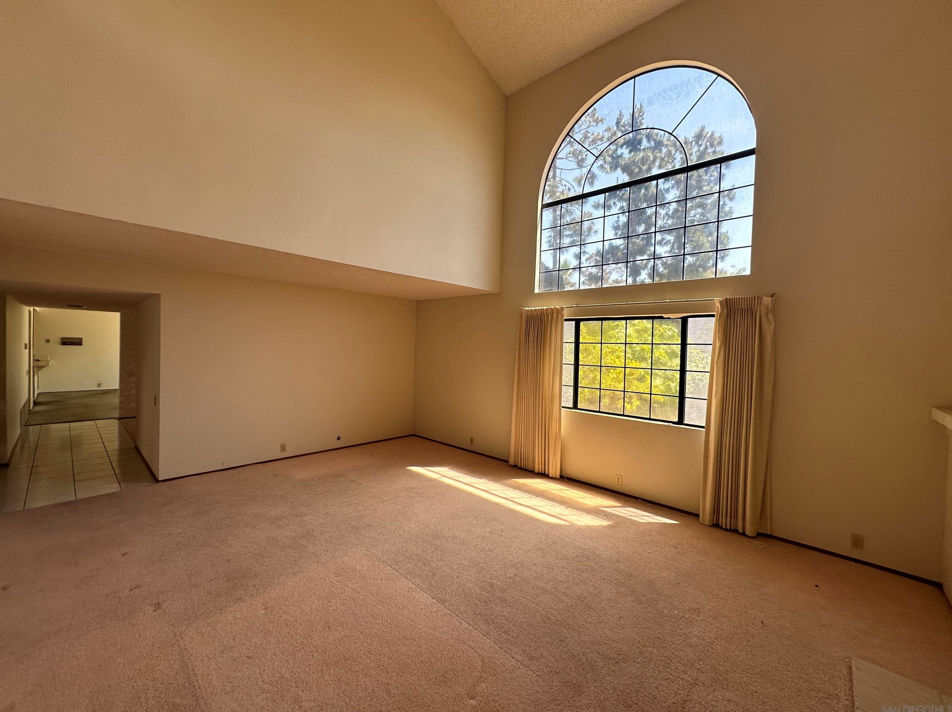 9830 Lyncarol Dr, La Mesa, CA 91941
