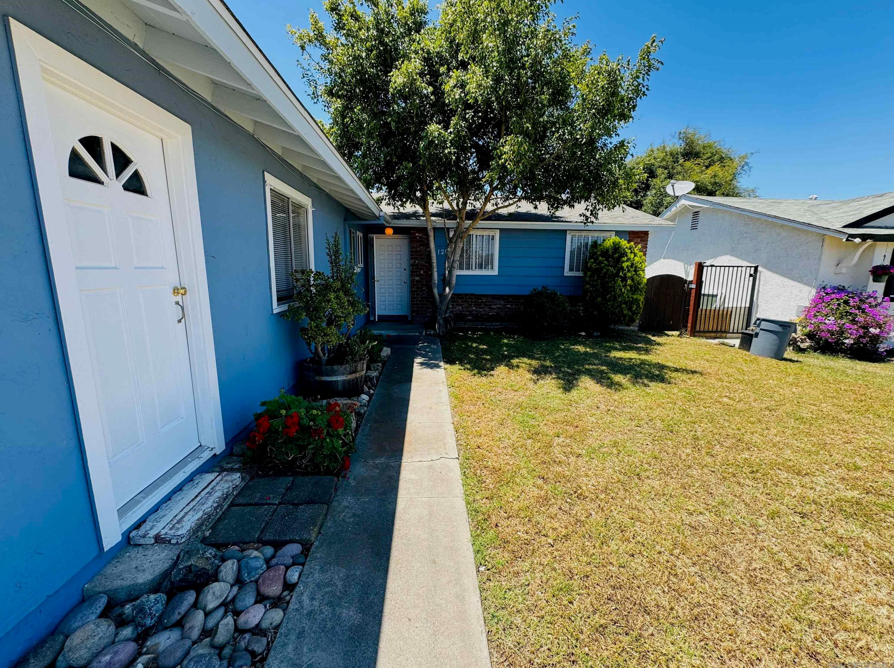 128 S Wedgewood Dr, San Diego, CA 92114
