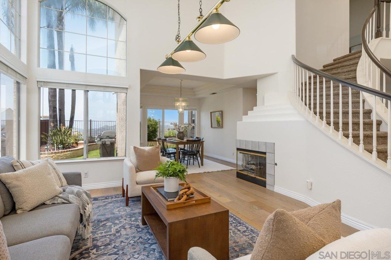 2292 Rock Crest Gln, Escondido, CA 92026-5016