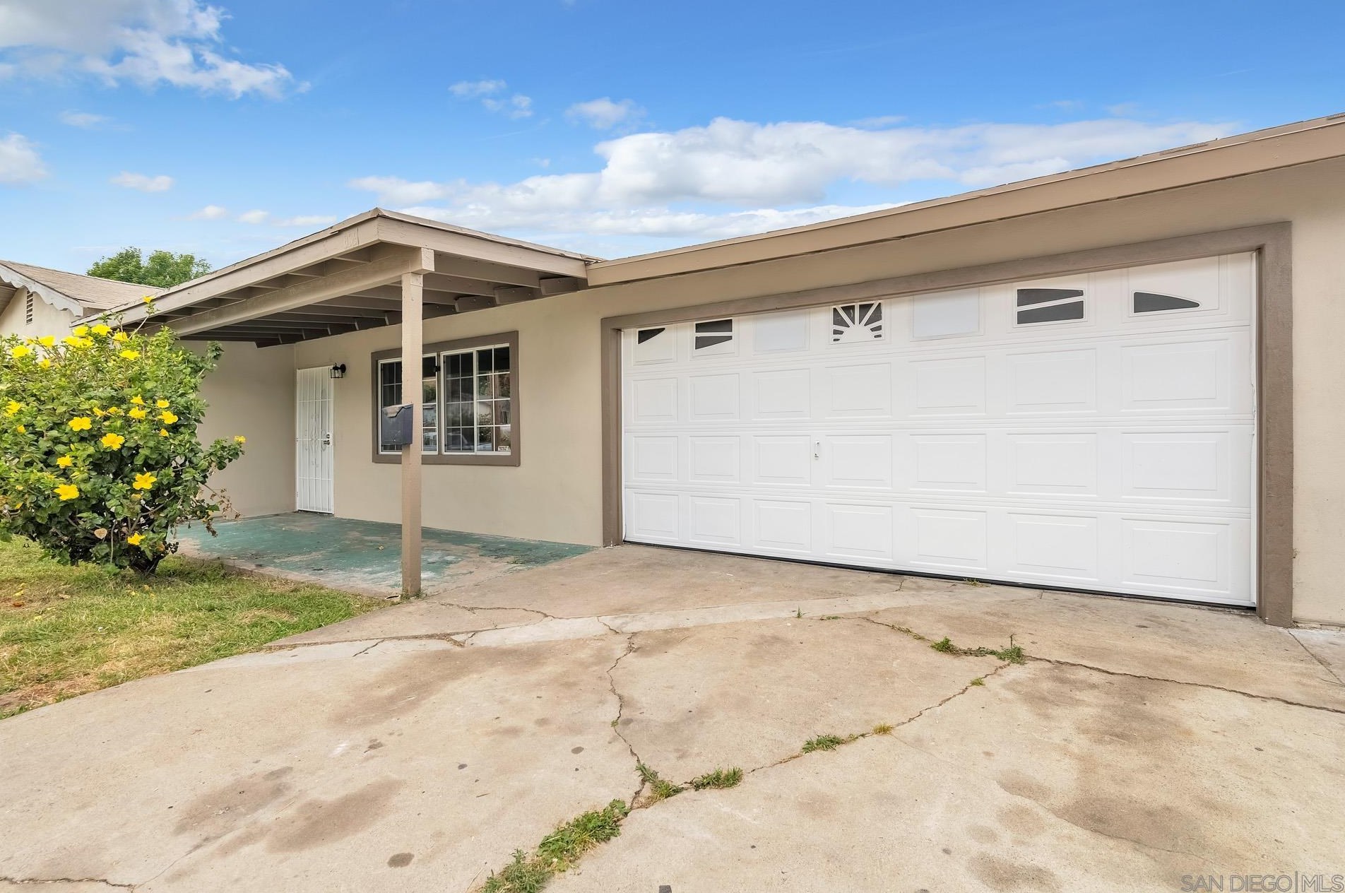 839 Rangeview St, Spring Valley, CA 91977-4757