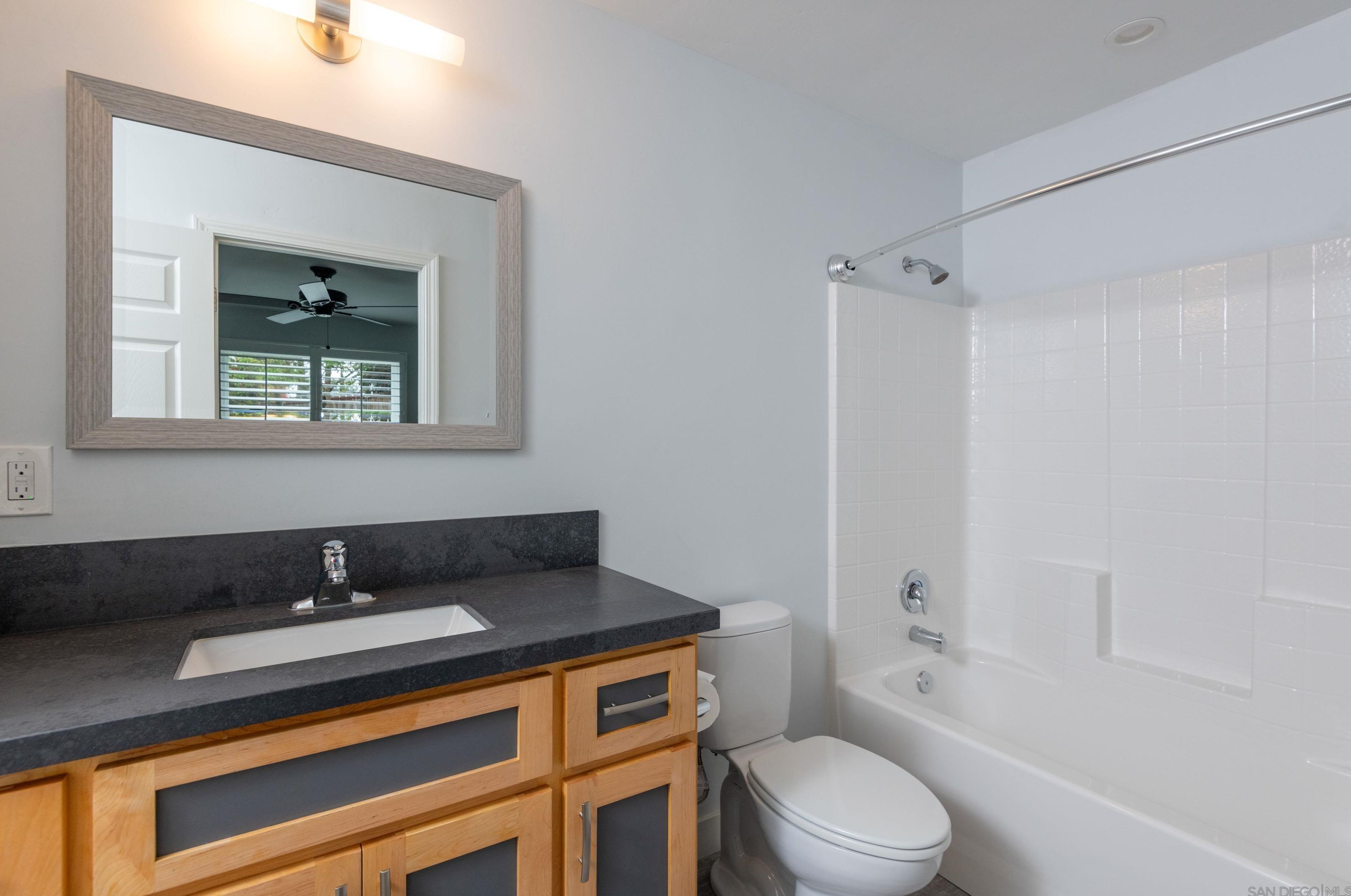 4650 La Rueda Dr, La Mesa CA 91941-5749 exterior