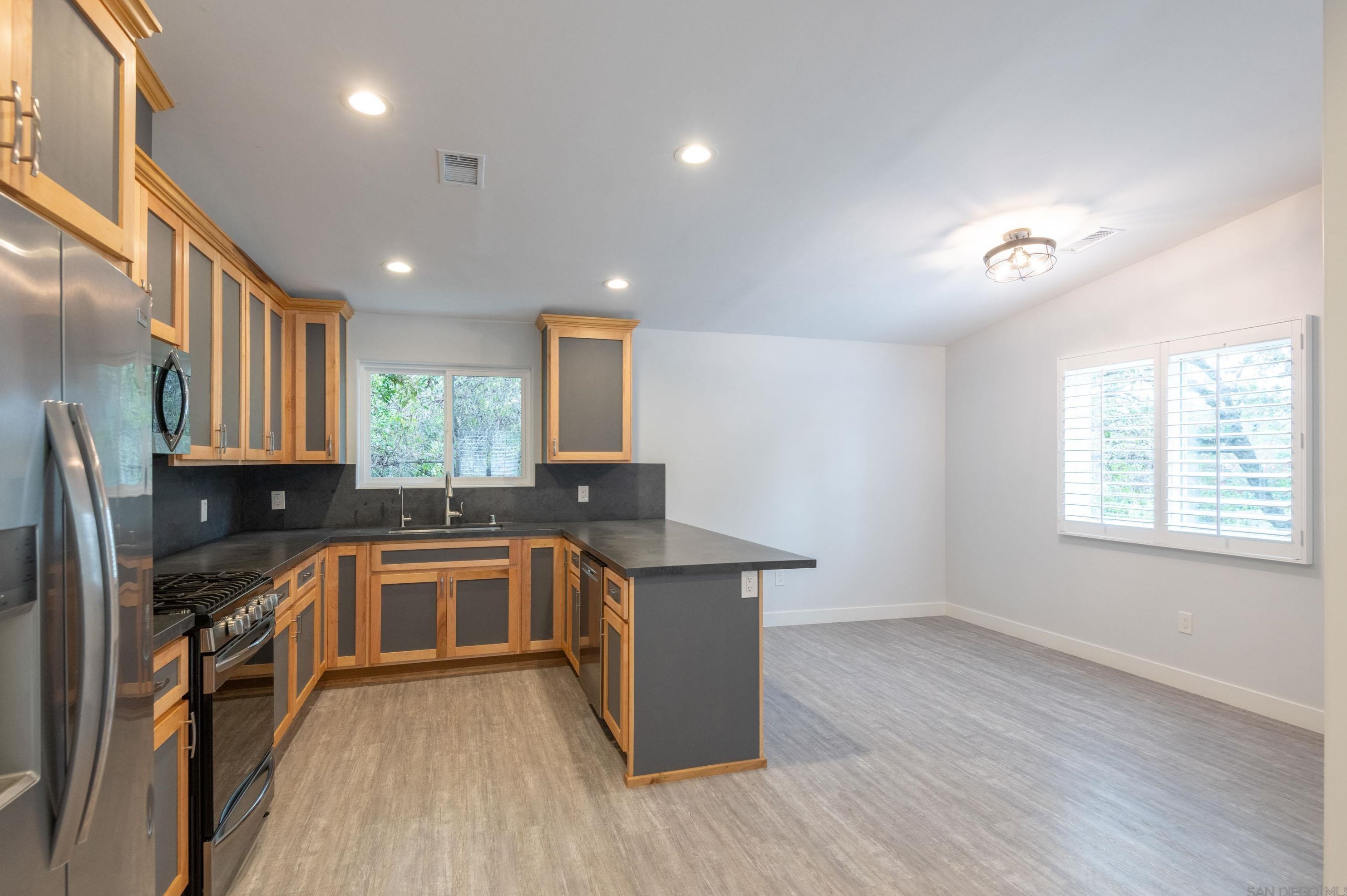 4650 La Rueda Dr, La Mesa CA 91941-5749 exterior