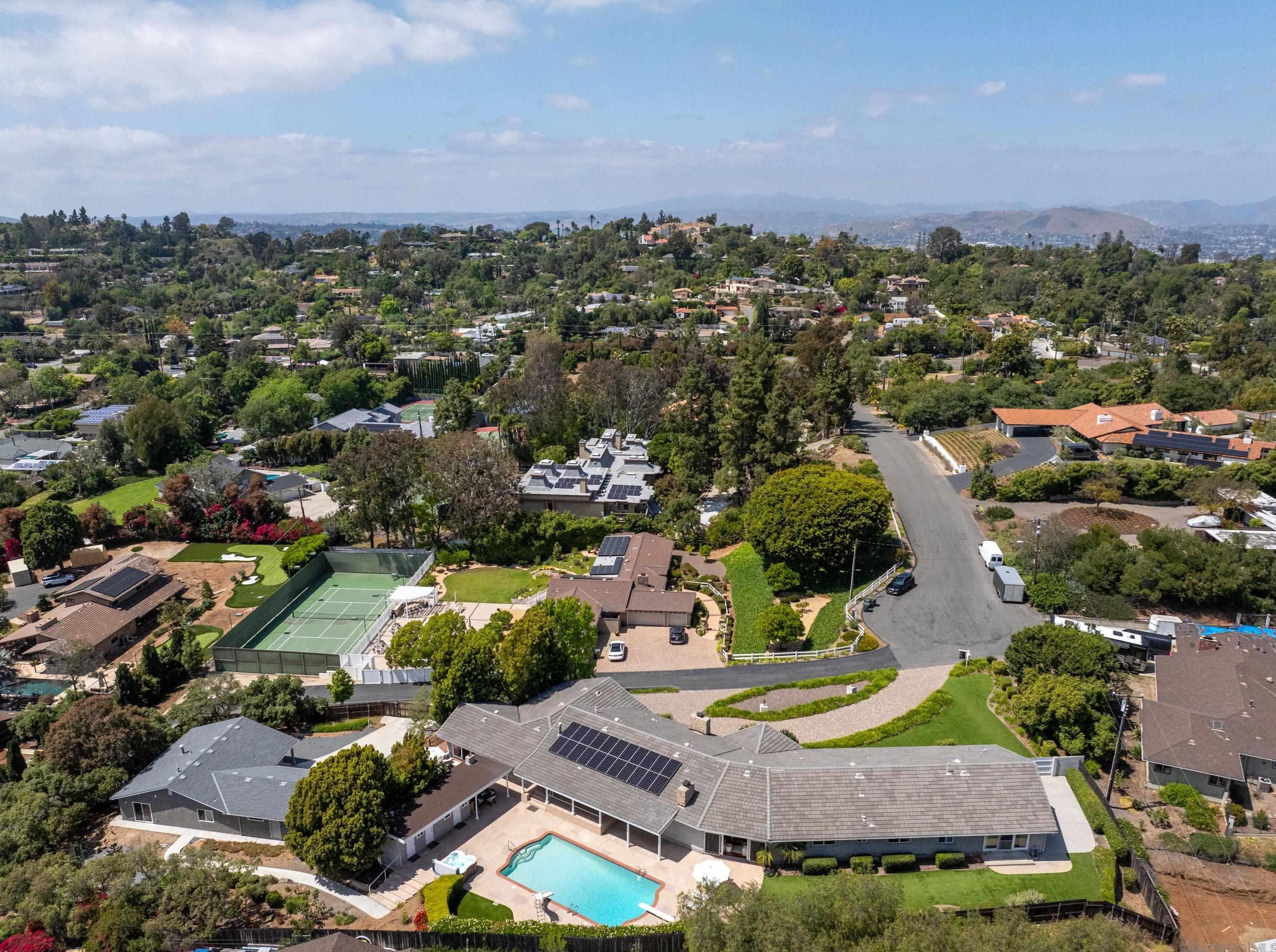 4650 La Rueda Dr, La Mesa CA 91941-5749 exterior