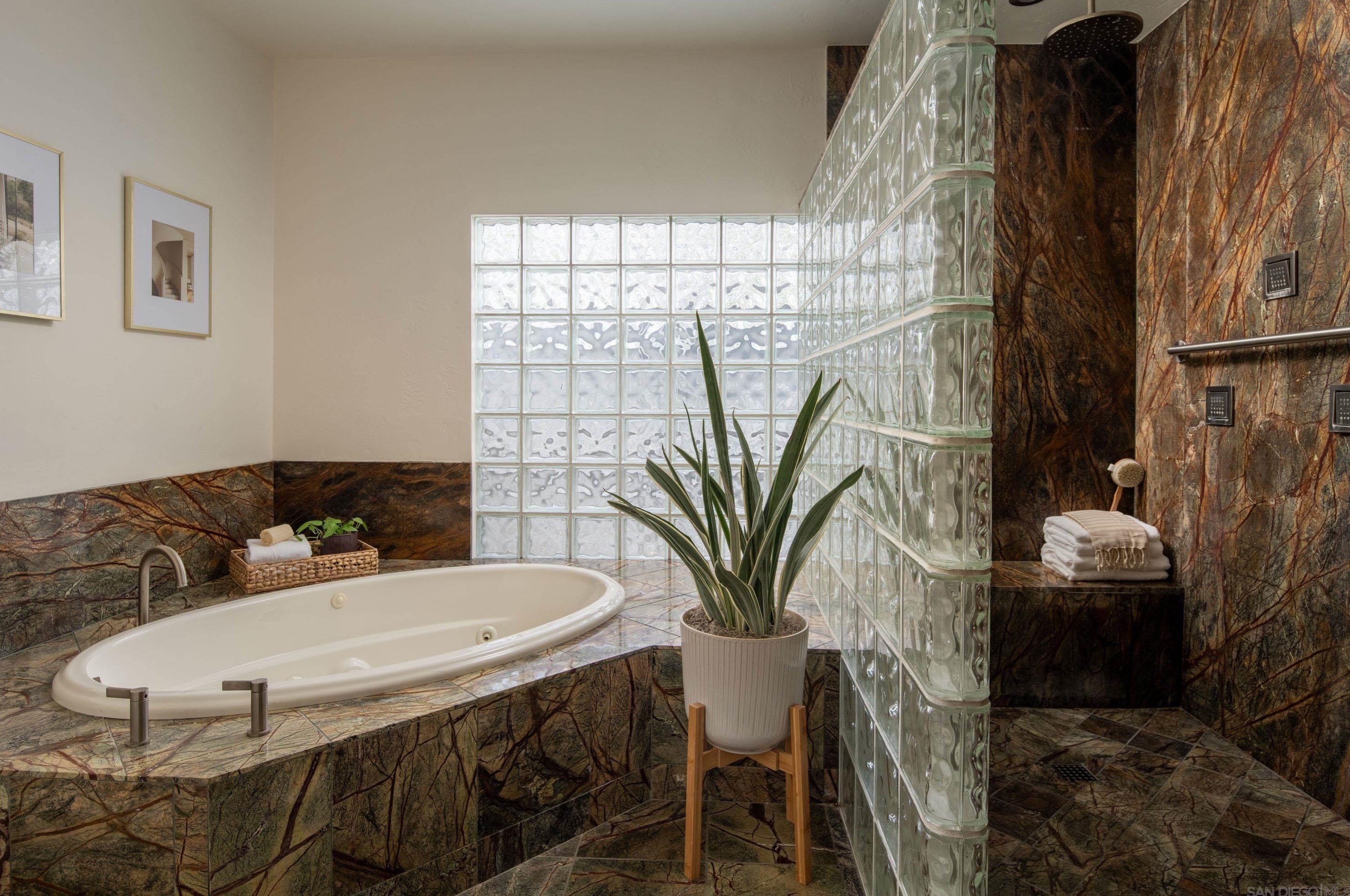 4650 La Rueda Dr, La Mesa CA 91941-5749 exterior