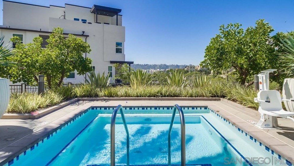 7894 Civita Blvd, San Diego CA 92108-5123 exterior