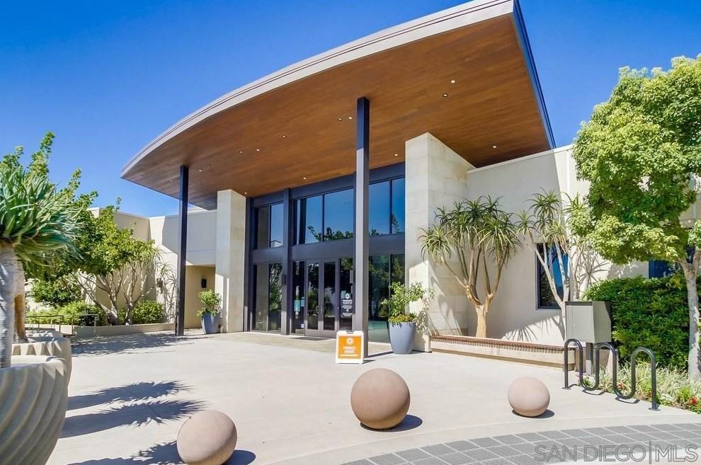 7894 Civita Blvd, San Diego CA 92108-5123 exterior