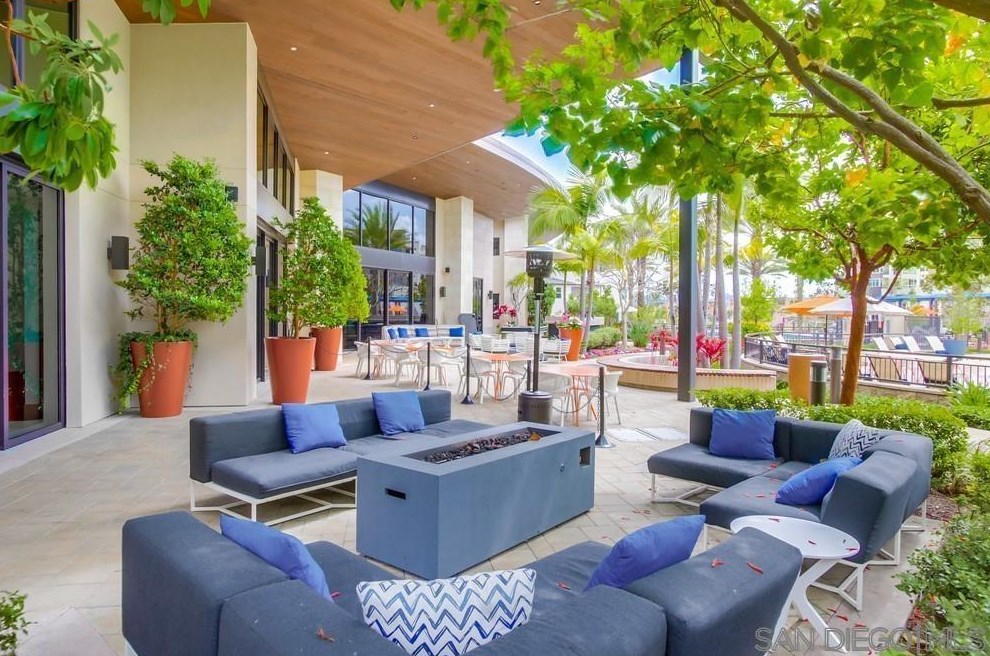 7894 Civita Blvd, San Diego CA 92108-5123 exterior